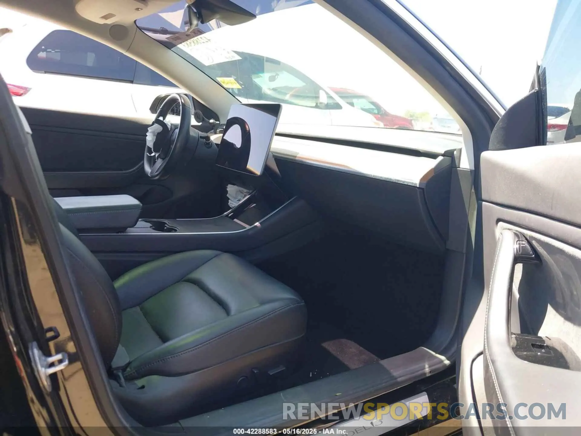 5 Photograph of a damaged car 5YJ3E1EA8KF395684 TESLA MODEL 3 2019