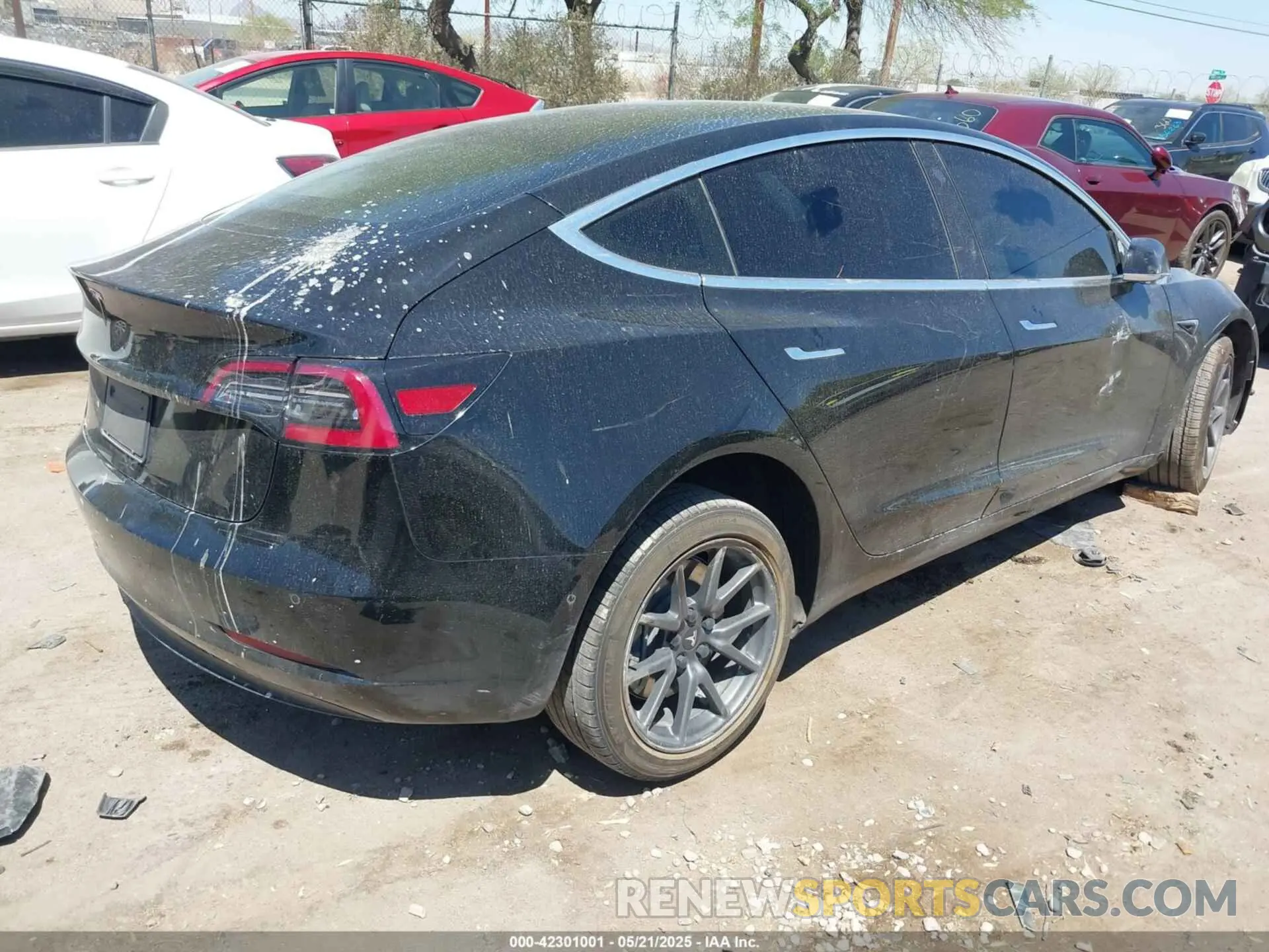 4 Photograph of a damaged car 5YJ3E1EA8KF395829 TESLA MODEL 3 2019