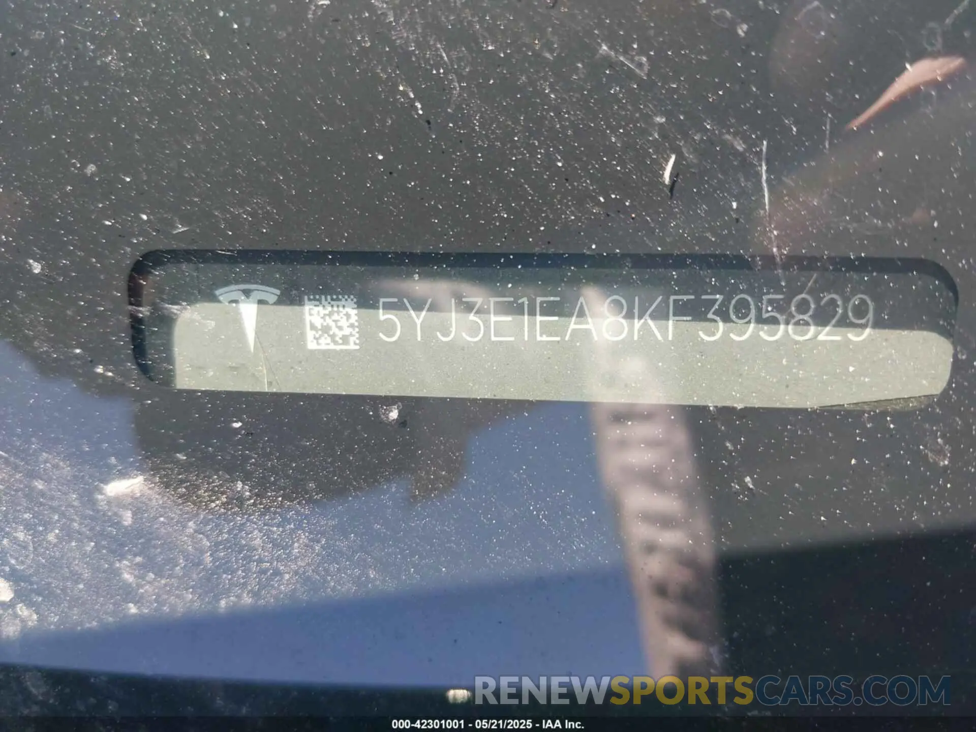 9 Photograph of a damaged car 5YJ3E1EA8KF395829 TESLA MODEL 3 2019