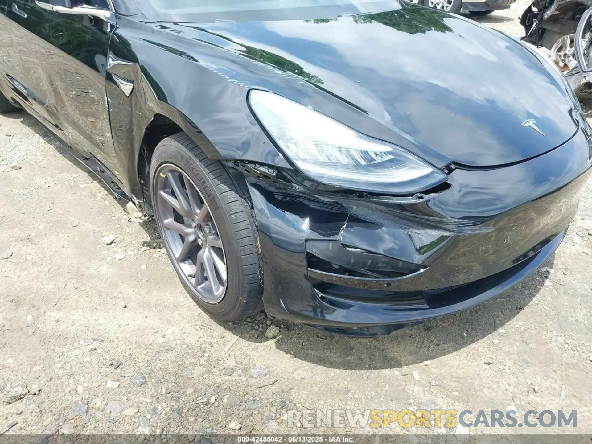 19 Photograph of a damaged car 5YJ3E1EA8KF399881 TESLA MODEL 3 2019