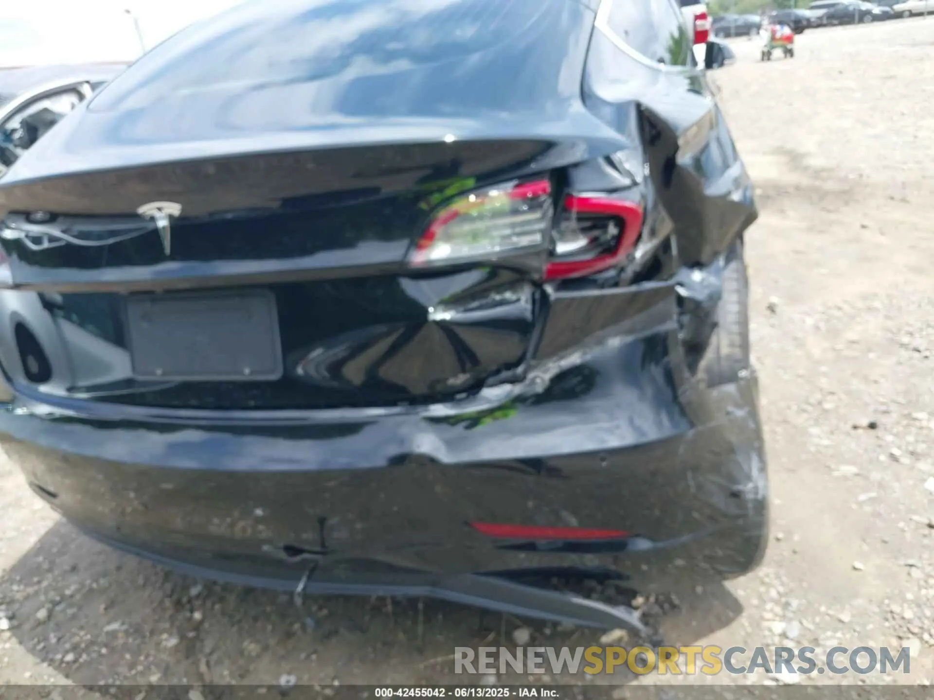 20 Photograph of a damaged car 5YJ3E1EA8KF399881 TESLA MODEL 3 2019