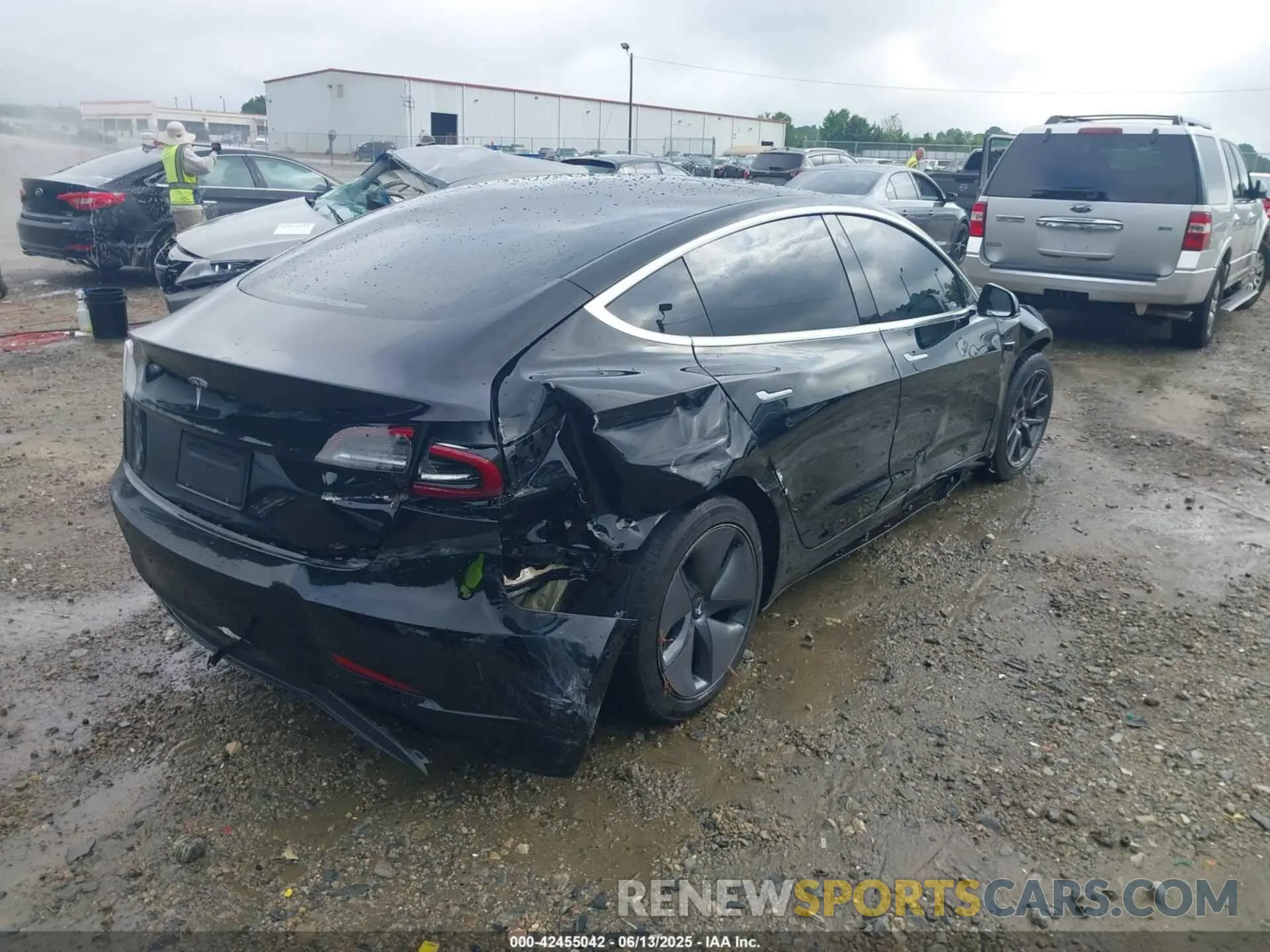 4 Photograph of a damaged car 5YJ3E1EA8KF399881 TESLA MODEL 3 2019