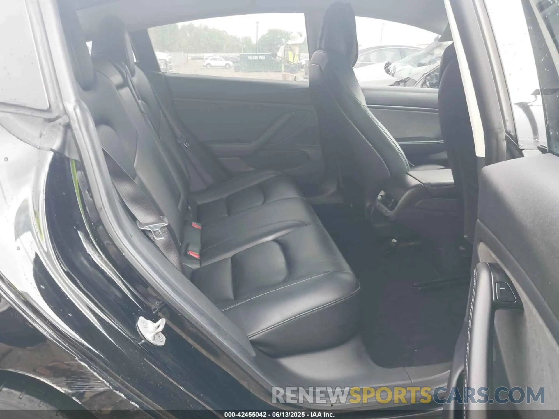 8 Photograph of a damaged car 5YJ3E1EA8KF399881 TESLA MODEL 3 2019