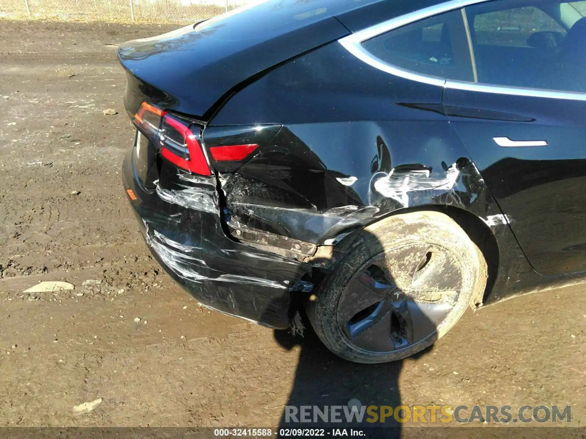 6 Photograph of a damaged car 5YJ3E1EA8KF415819 TESLA MODEL 3 2019