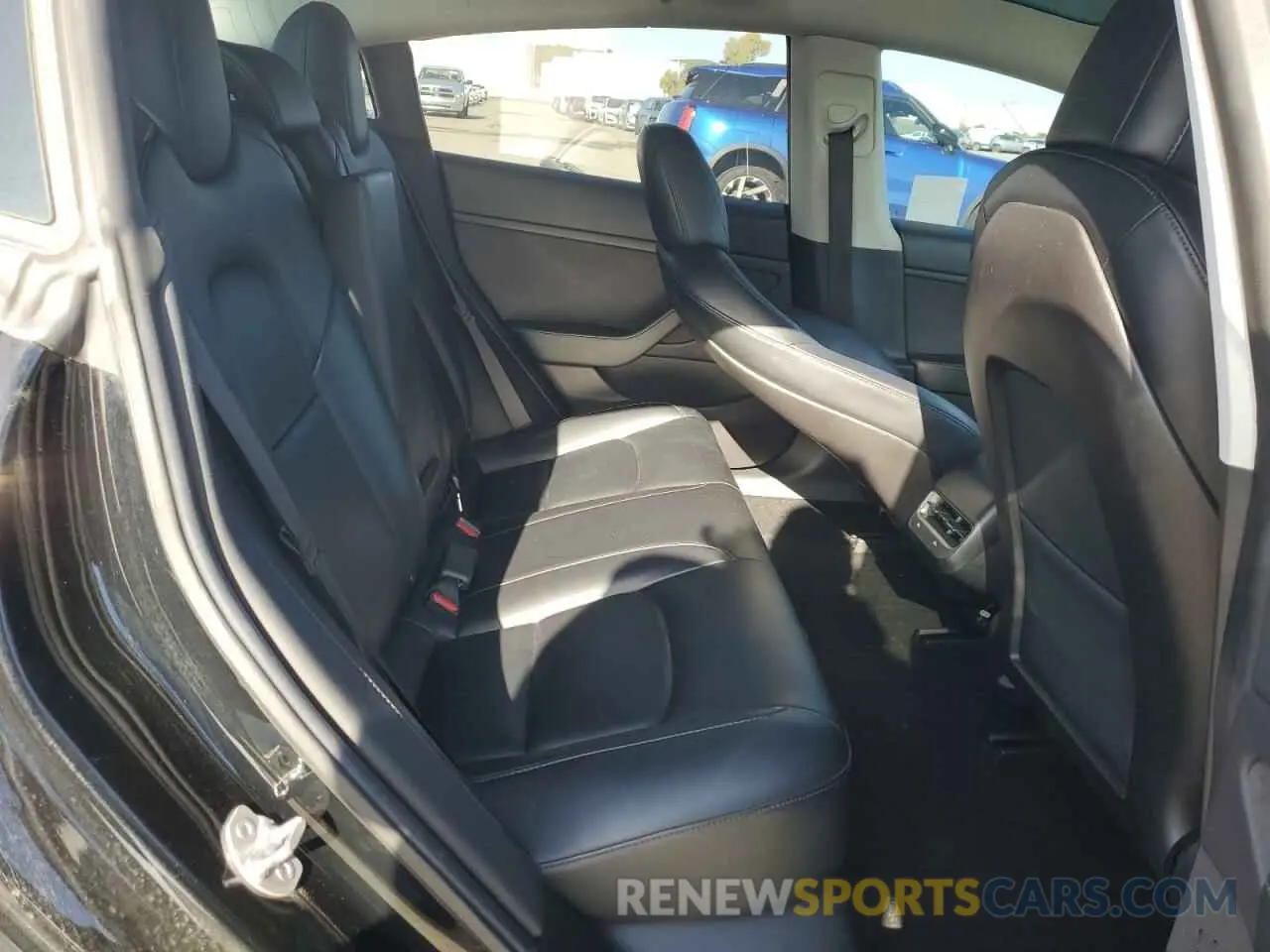 11 Photograph of a damaged car 5YJ3E1EA8KF424584 TESLA MODEL 3 2019