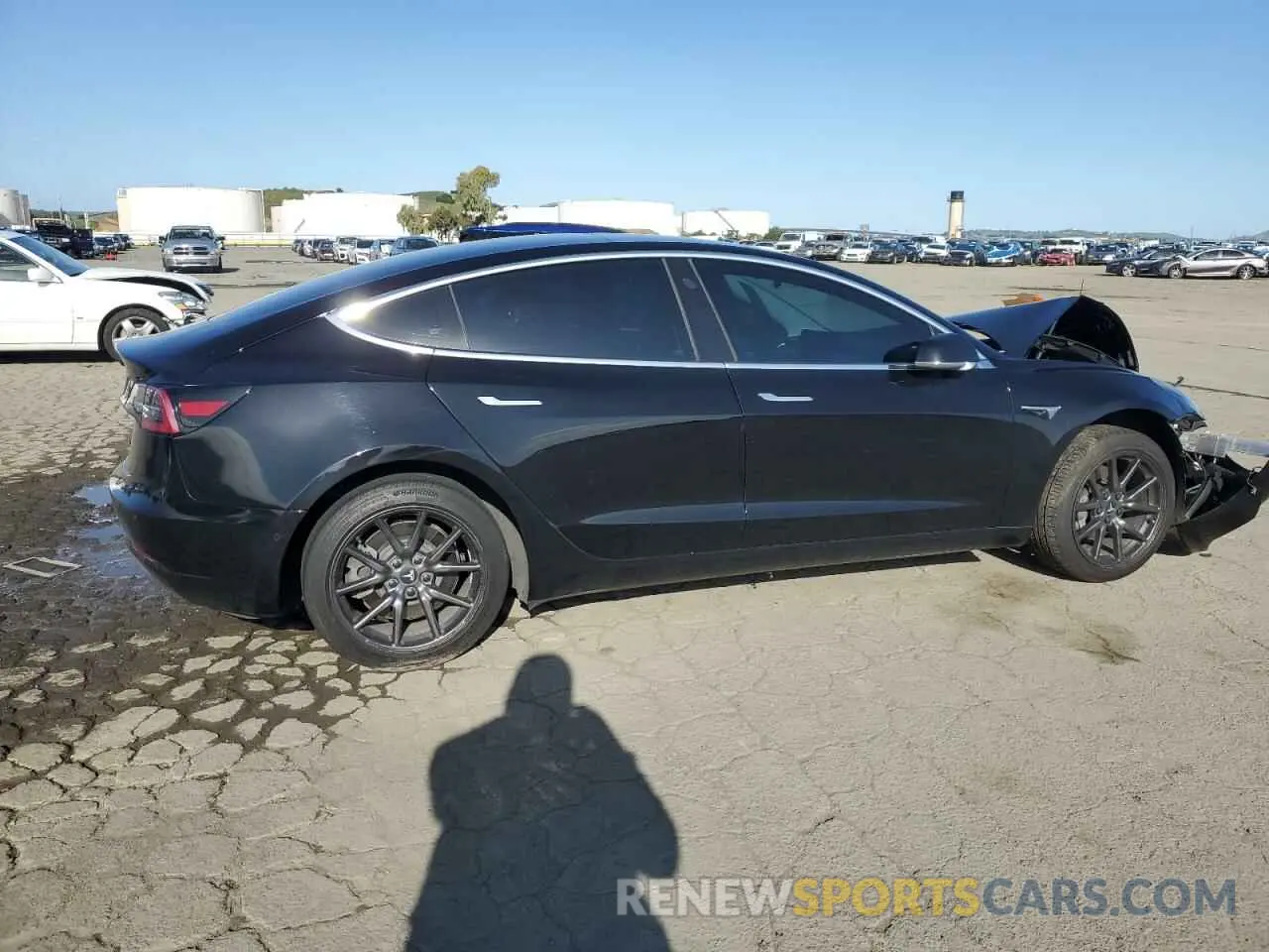 3 Photograph of a damaged car 5YJ3E1EA8KF424584 TESLA MODEL 3 2019