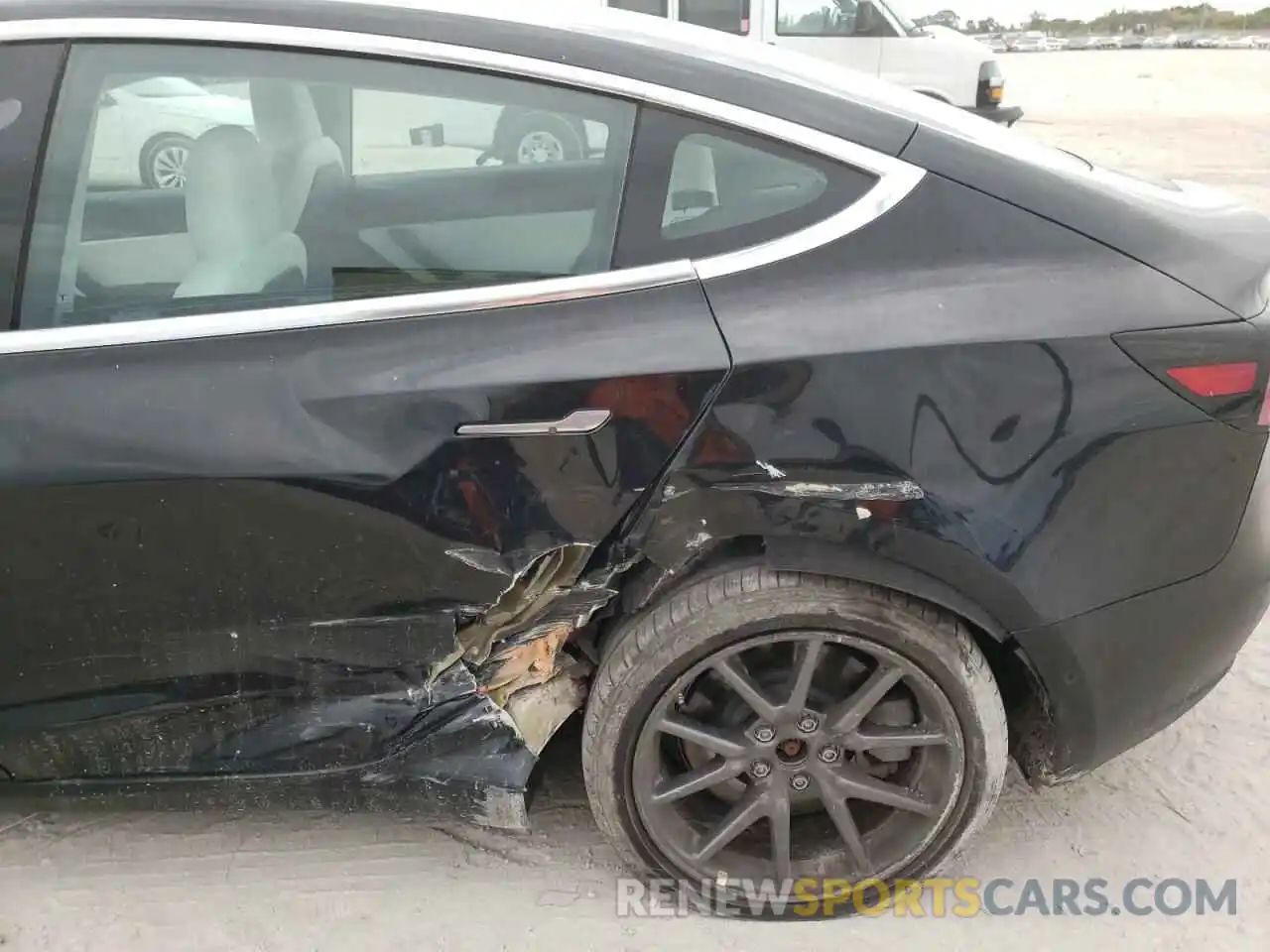 9 Photograph of a damaged car 5YJ3E1EA8KF431325 TESLA MODEL 3 2019