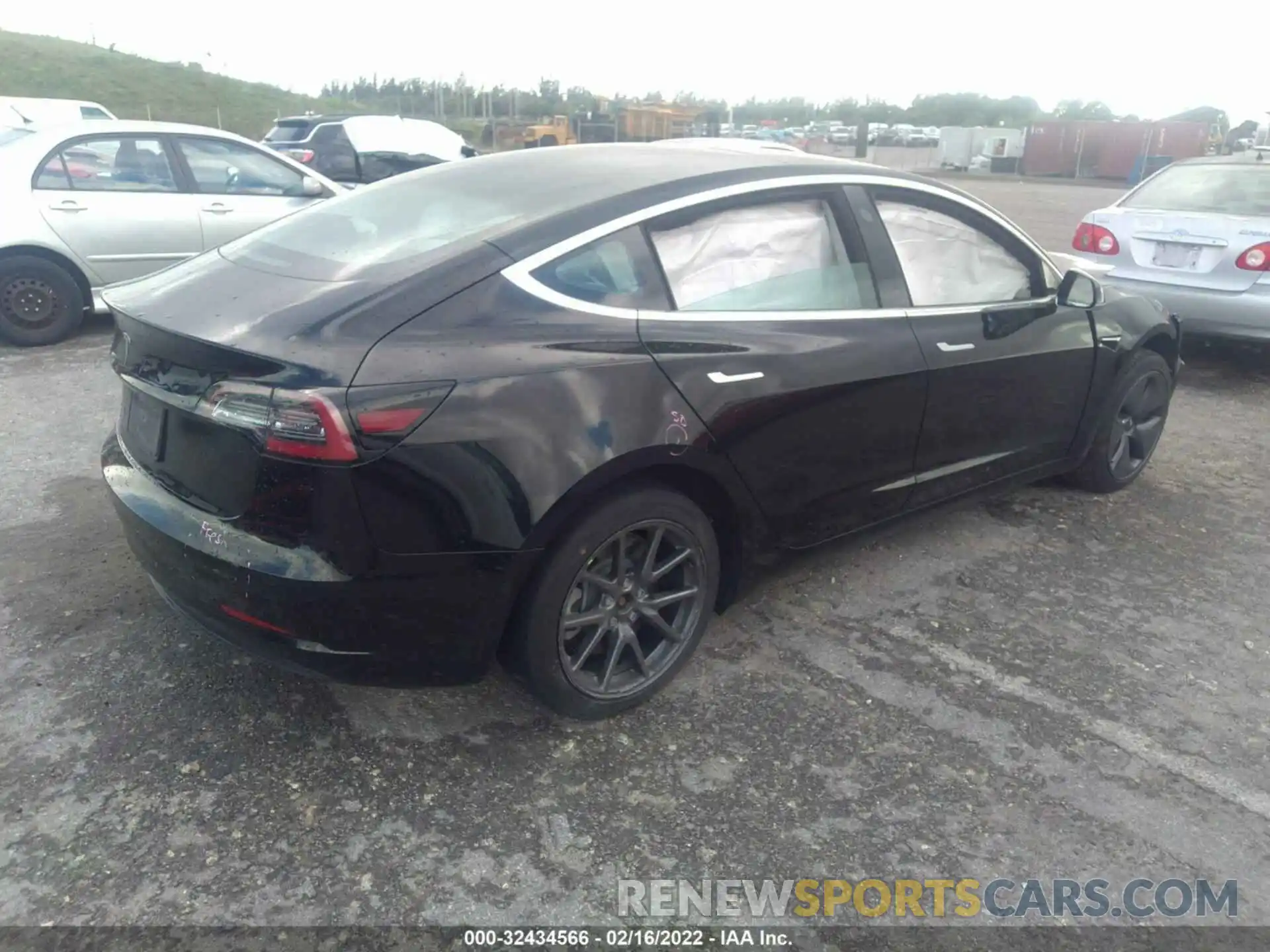 4 Photograph of a damaged car 5YJ3E1EA8KF431437 TESLA MODEL 3 2019