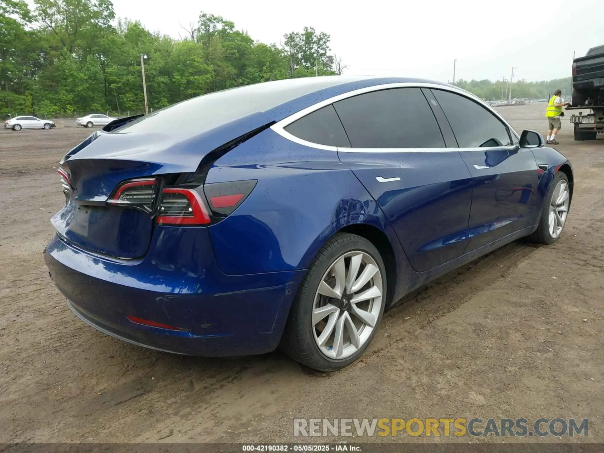4 Photograph of a damaged car 5YJ3E1EA8KF447914 TESLA MODEL 3 2019