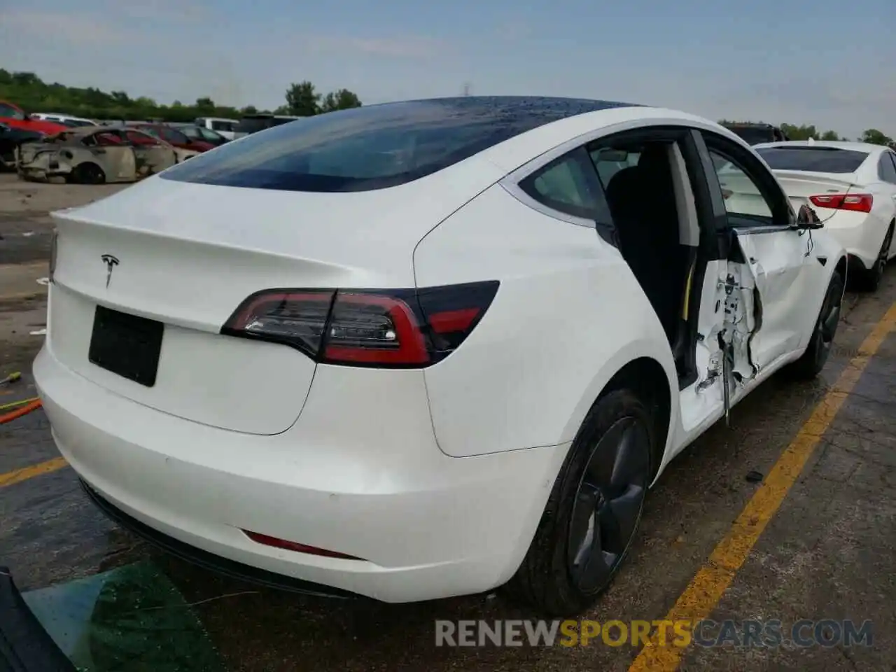 4 Photograph of a damaged car 5YJ3E1EA8KF464535 TESLA MODEL 3 2019