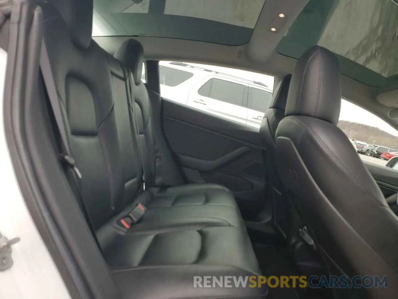 10 Photograph of a damaged car 5YJ3E1EA8KF483053 TESLA MODEL 3 2019