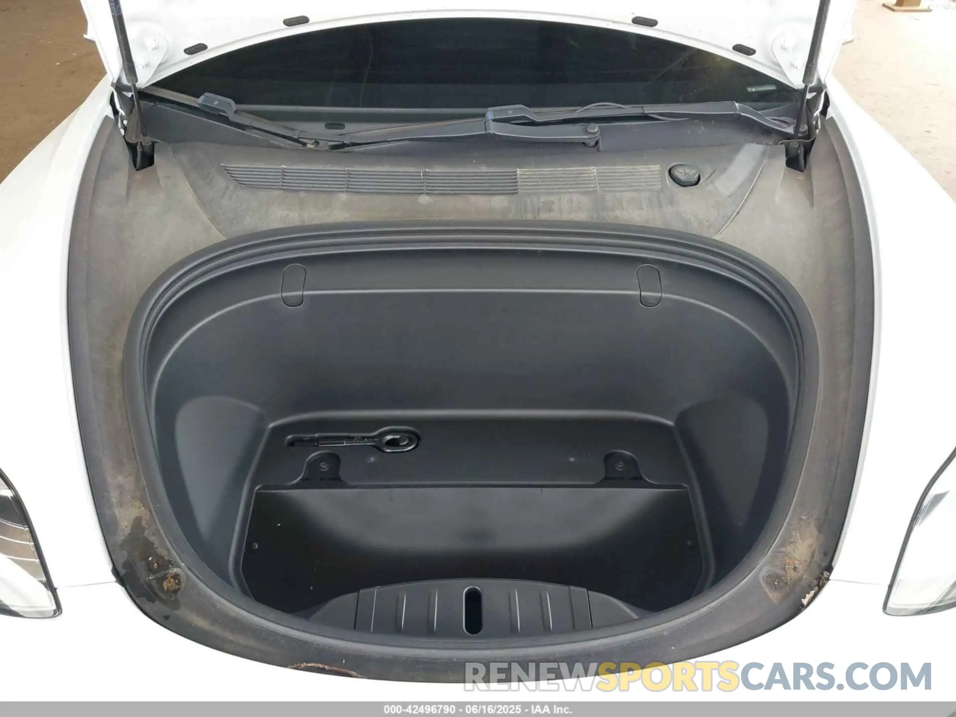 10 Photograph of a damaged car 5YJ3E1EA9KF300243 TESLA MODEL 3 2019