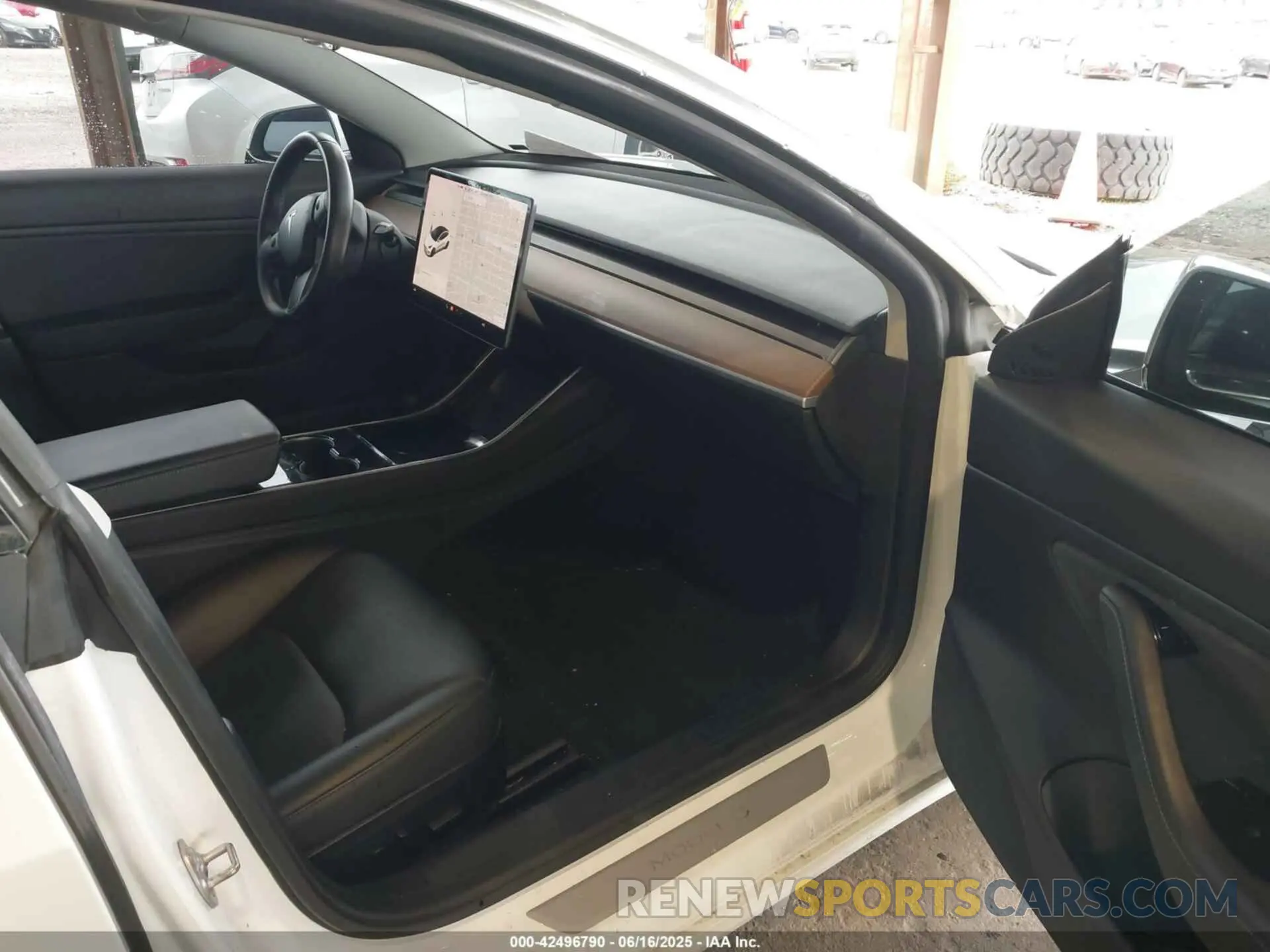 5 Photograph of a damaged car 5YJ3E1EA9KF300243 TESLA MODEL 3 2019