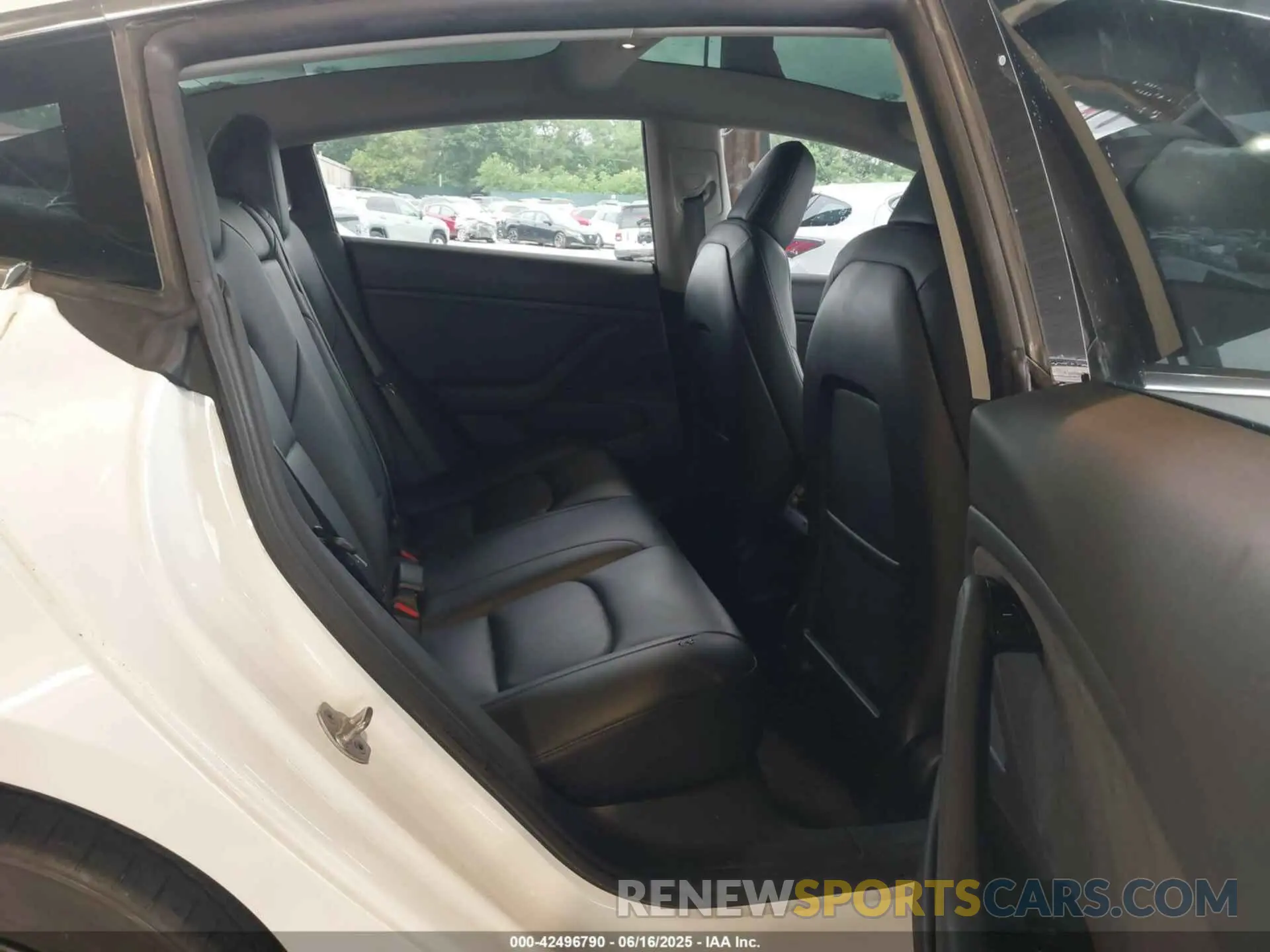 8 Photograph of a damaged car 5YJ3E1EA9KF300243 TESLA MODEL 3 2019