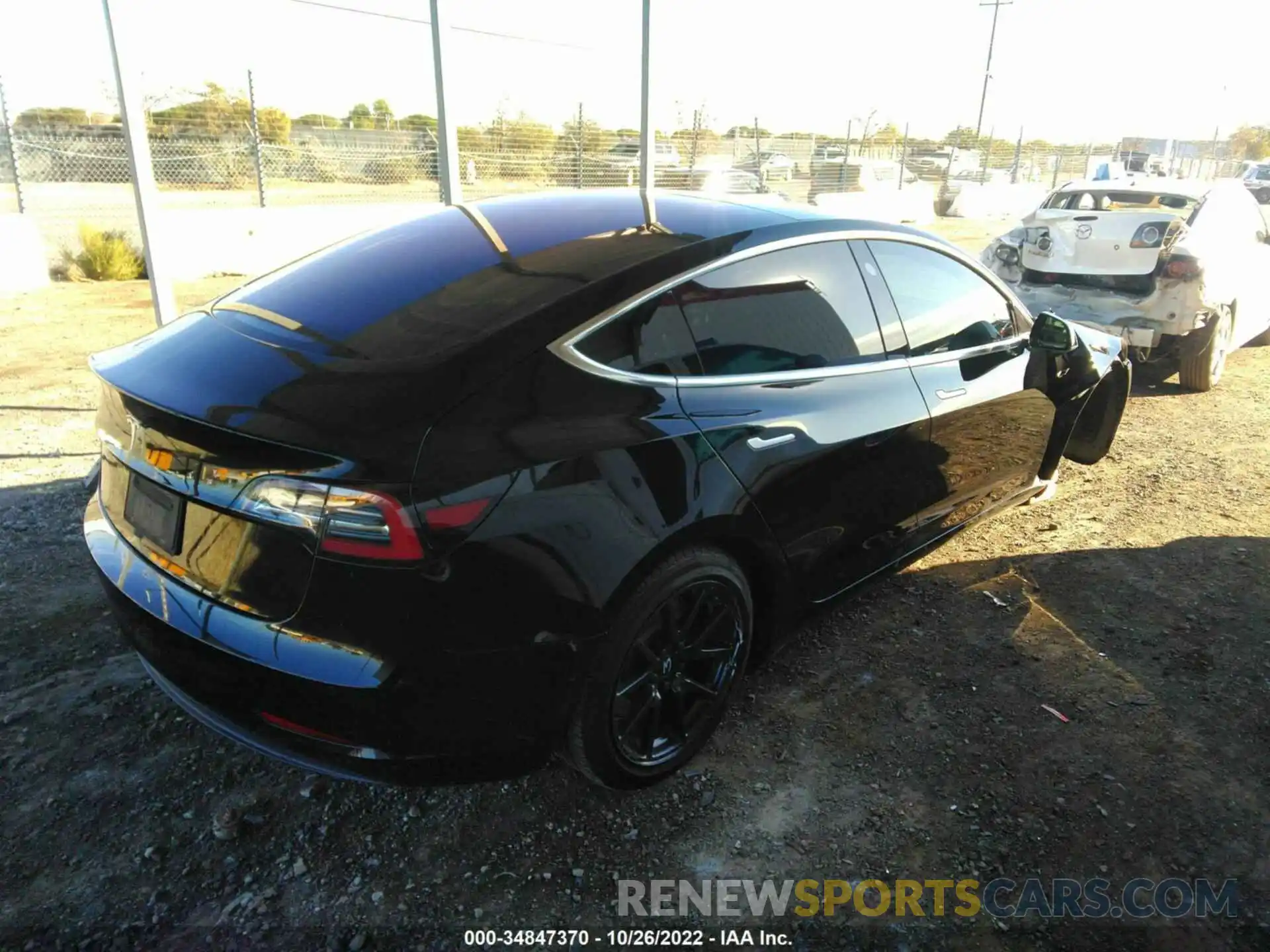 4 Photograph of a damaged car 5YJ3E1EA9KF304695 TESLA MODEL 3 2019