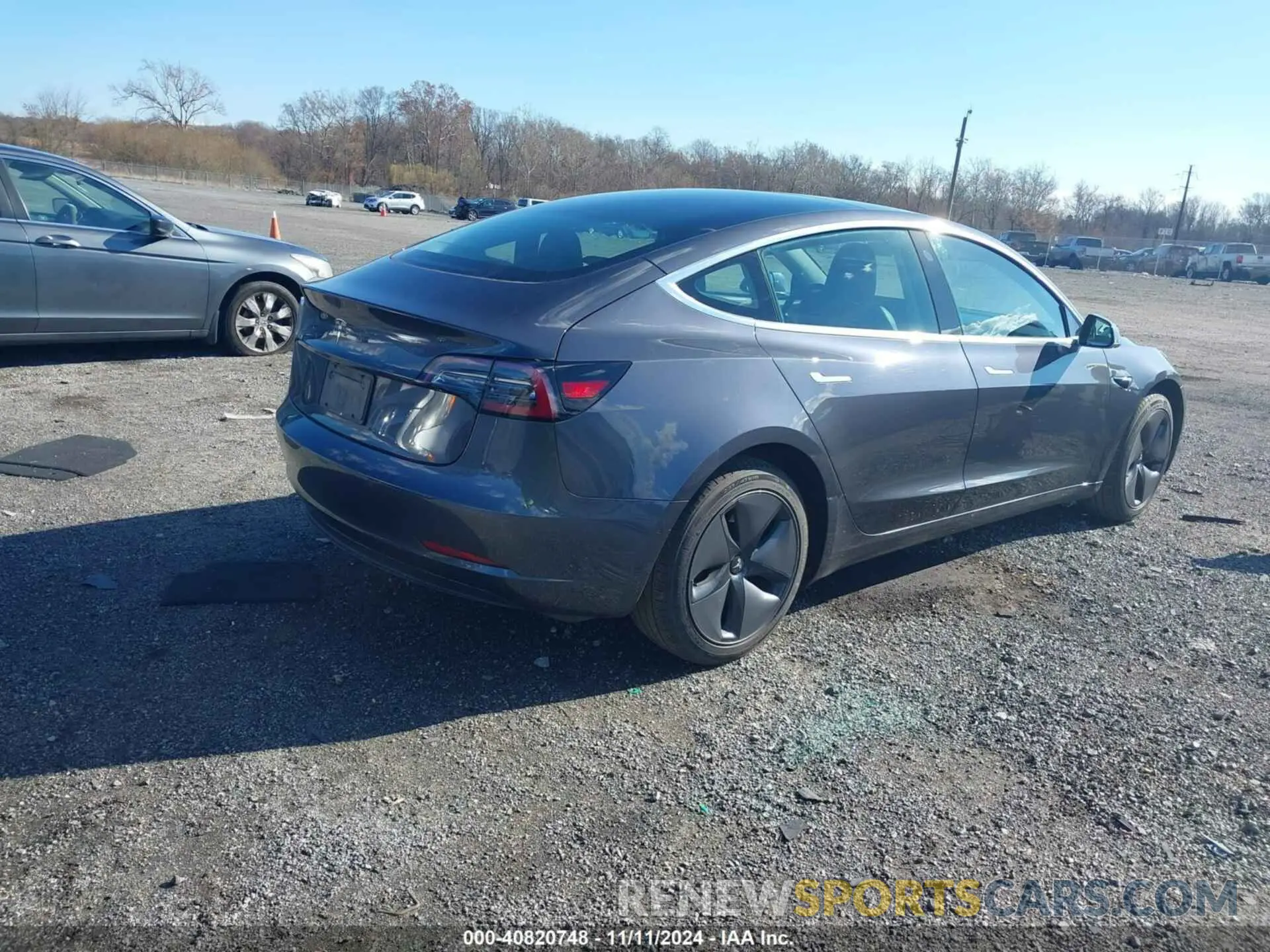 4 Photograph of a damaged car 5YJ3E1EA9KF316670 TESLA MODEL 3 2019