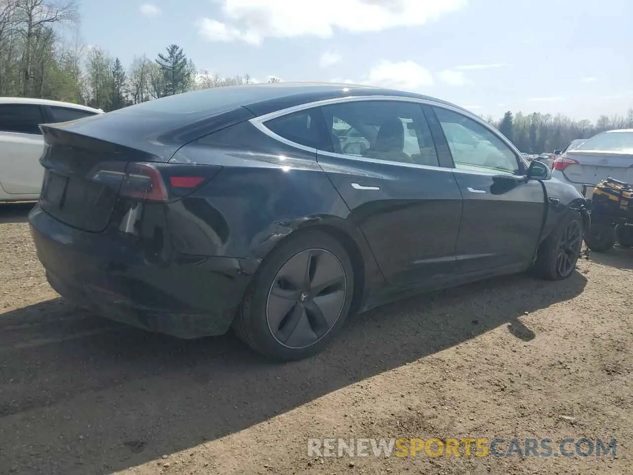 3 Photograph of a damaged car 5YJ3E1EA9KF321593 TESLA MODEL 3 2019