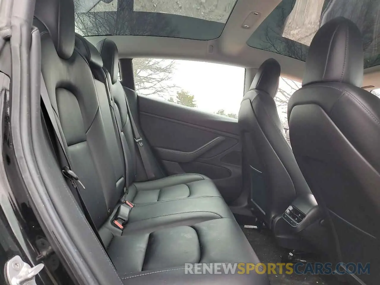 10 Photograph of a damaged car 5YJ3E1EA9KF361804 TESLA MODEL 3 2019