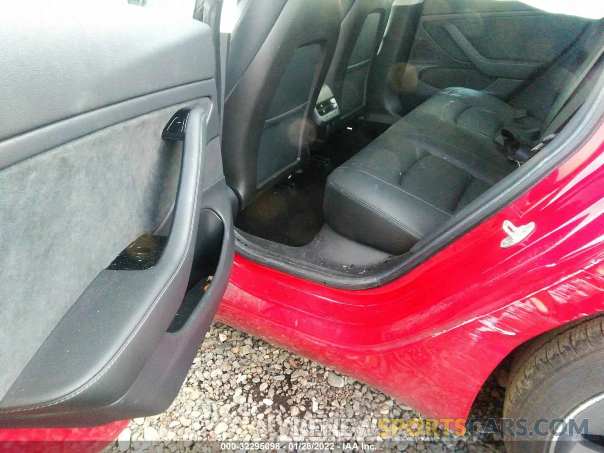 8 Photograph of a damaged car 5YJ3E1EA9KF396522 TESLA MODEL 3 2019