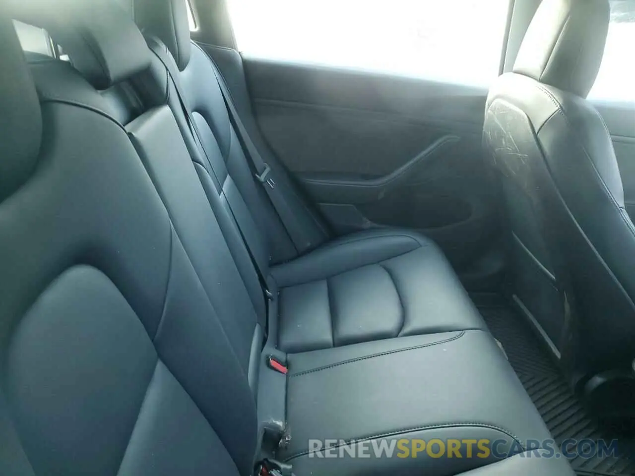 10 Photograph of a damaged car 5YJ3E1EA9KF396570 TESLA MODEL 3 2019