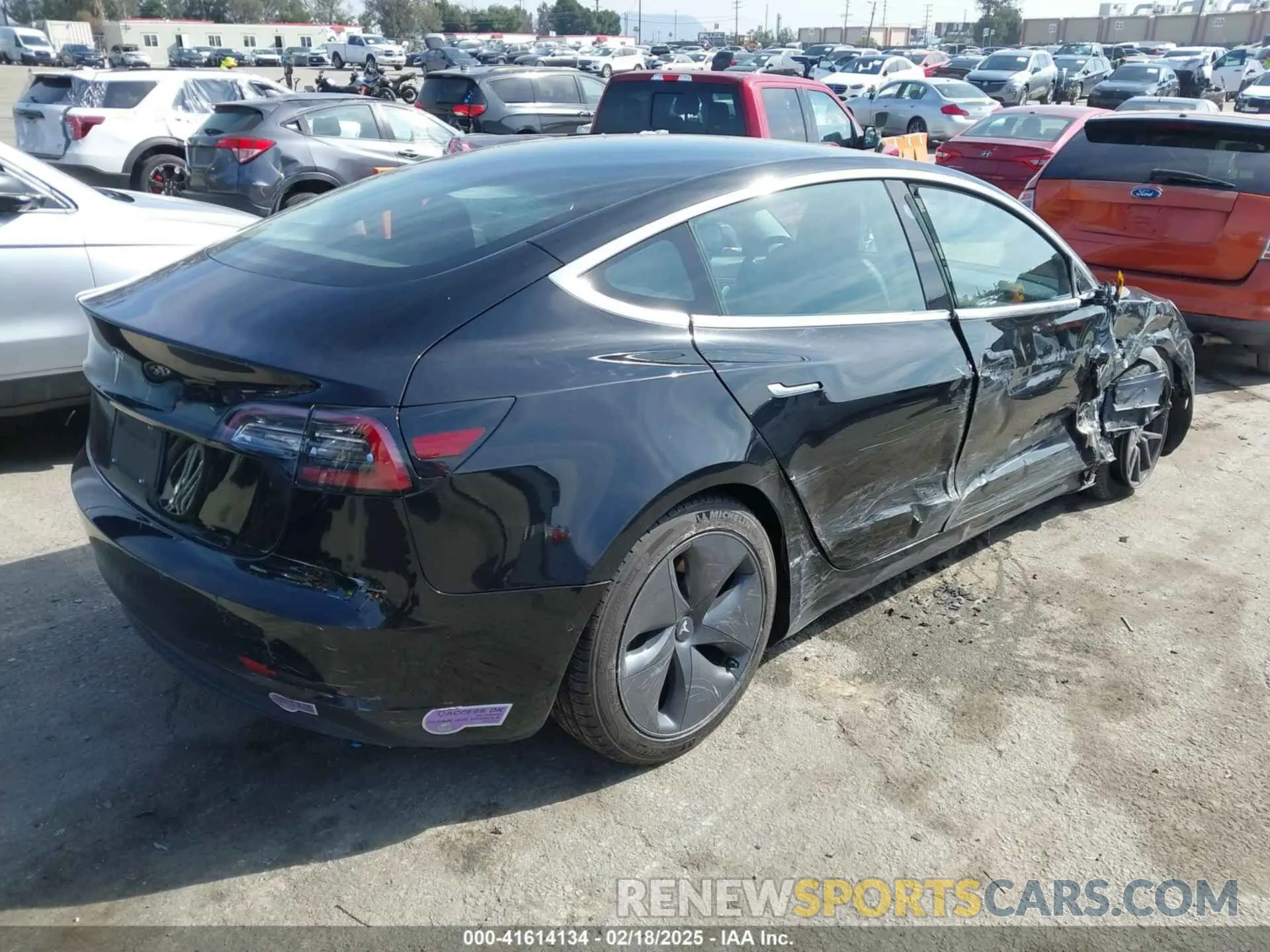 4 Photograph of a damaged car 5YJ3E1EA9KF410869 TESLA MODEL 3 2019