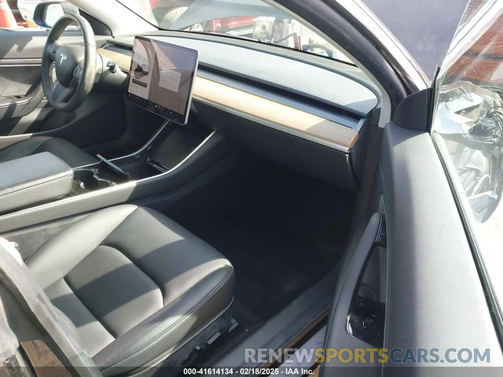 5 Photograph of a damaged car 5YJ3E1EA9KF410869 TESLA MODEL 3 2019
