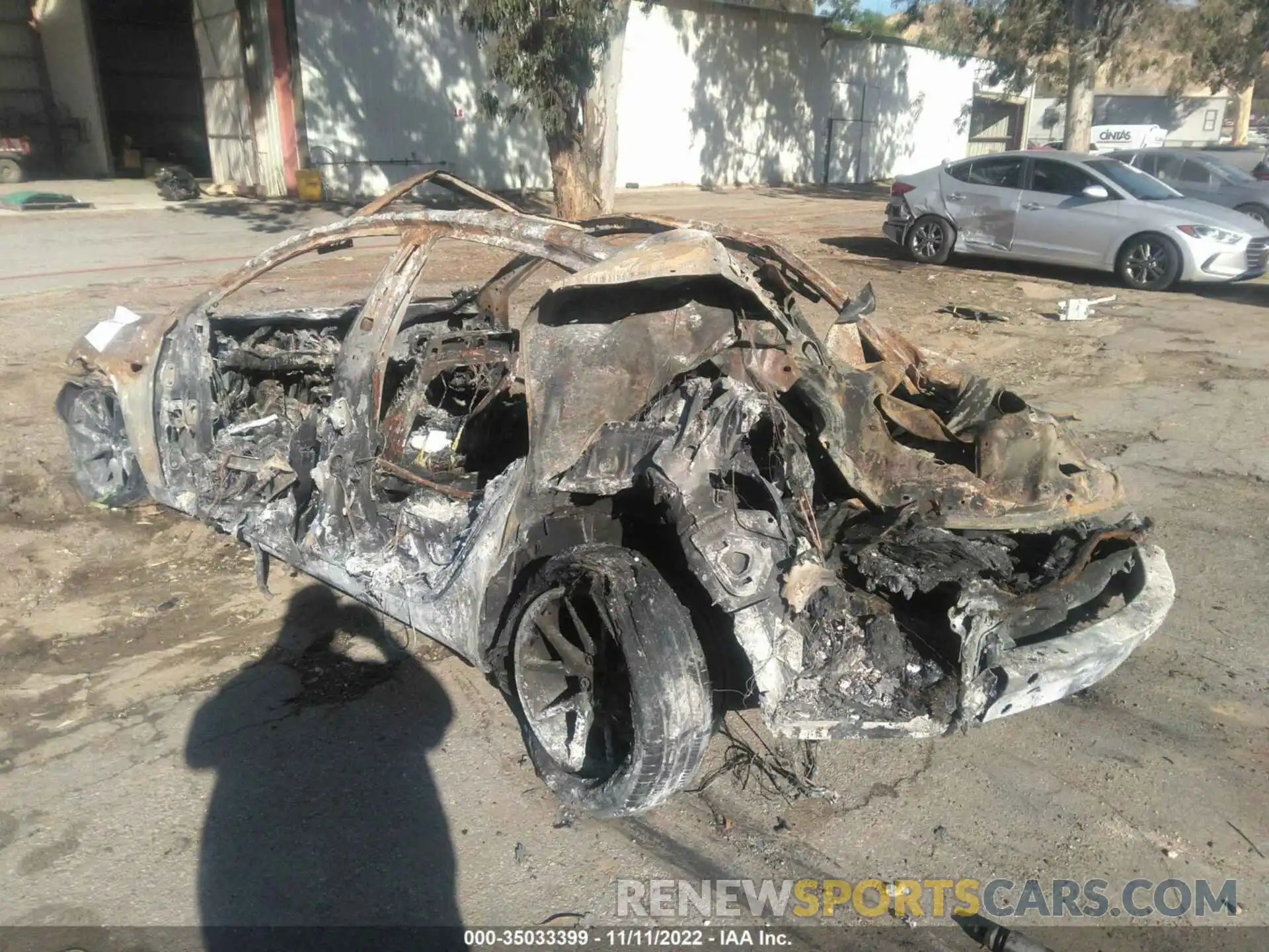 3 Photograph of a damaged car 5YJ3E1EA9KF426456 TESLA MODEL 3 2019