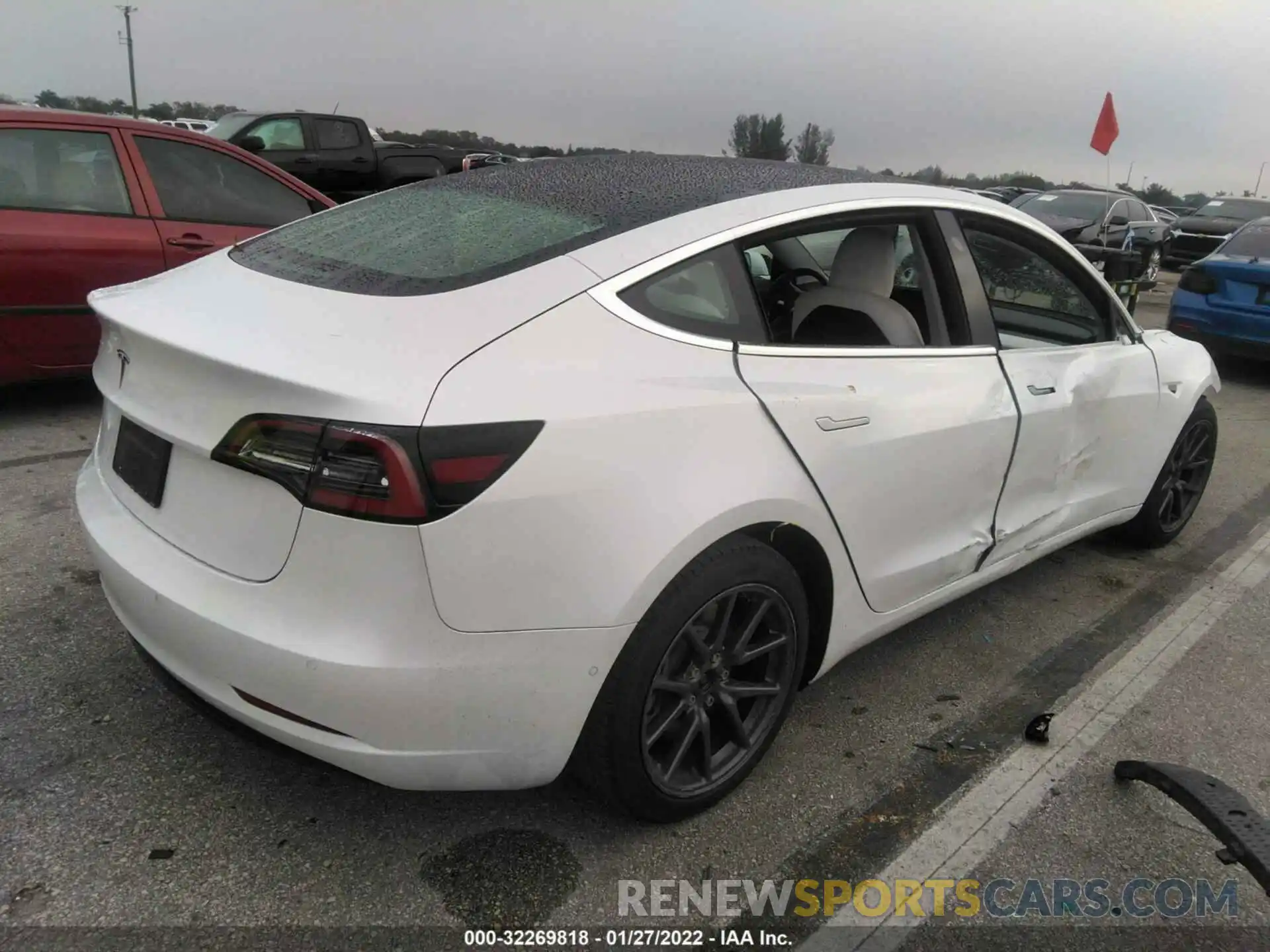 4 Photograph of a damaged car 5YJ3E1EA9KF429387 TESLA MODEL 3 2019