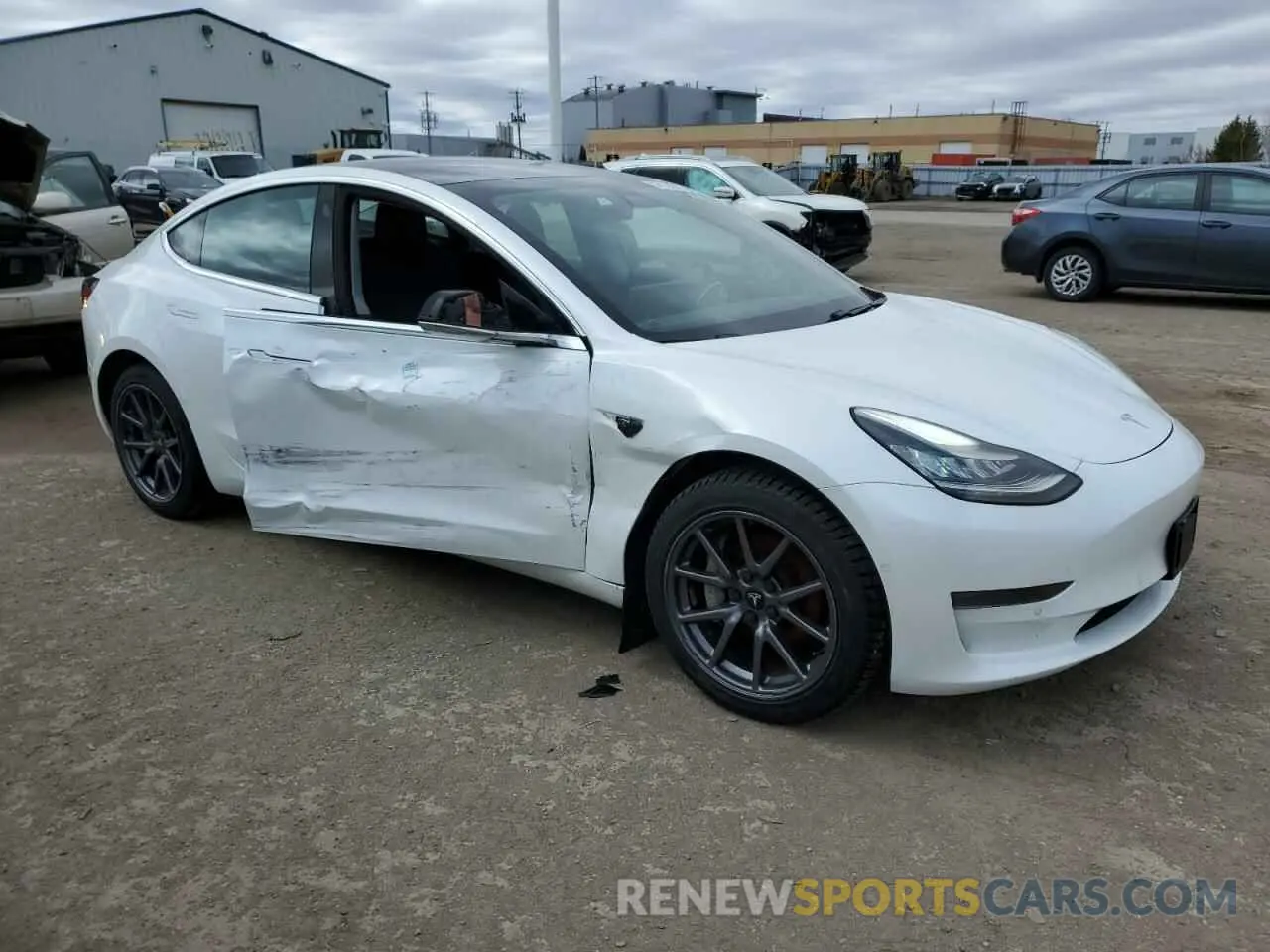4 Photograph of a damaged car 5YJ3E1EA9KF464589 TESLA MODEL 3 2019
