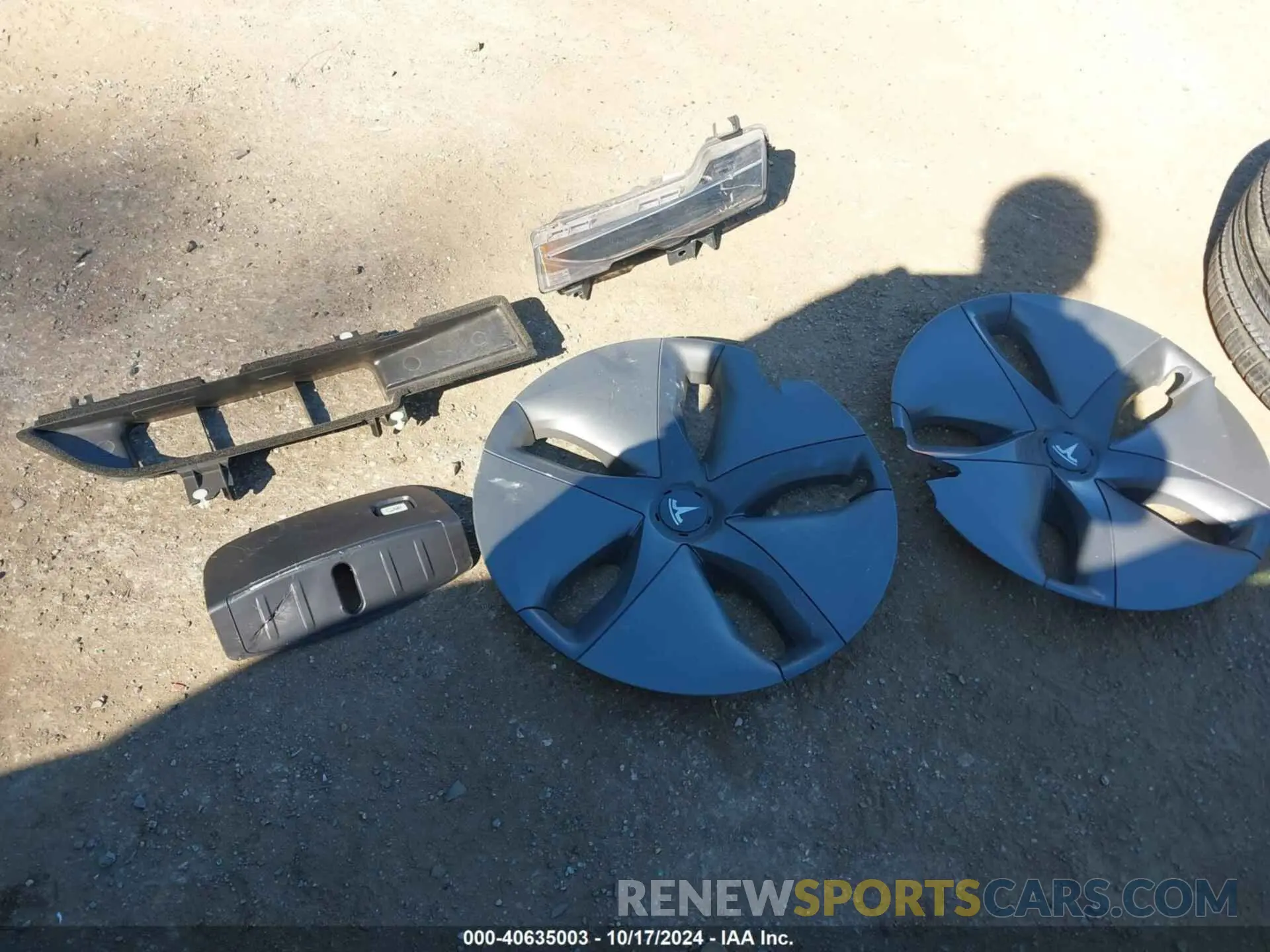 11 Photograph of a damaged car 5YJ3E1EA9KF483479 TESLA MODEL 3 2019