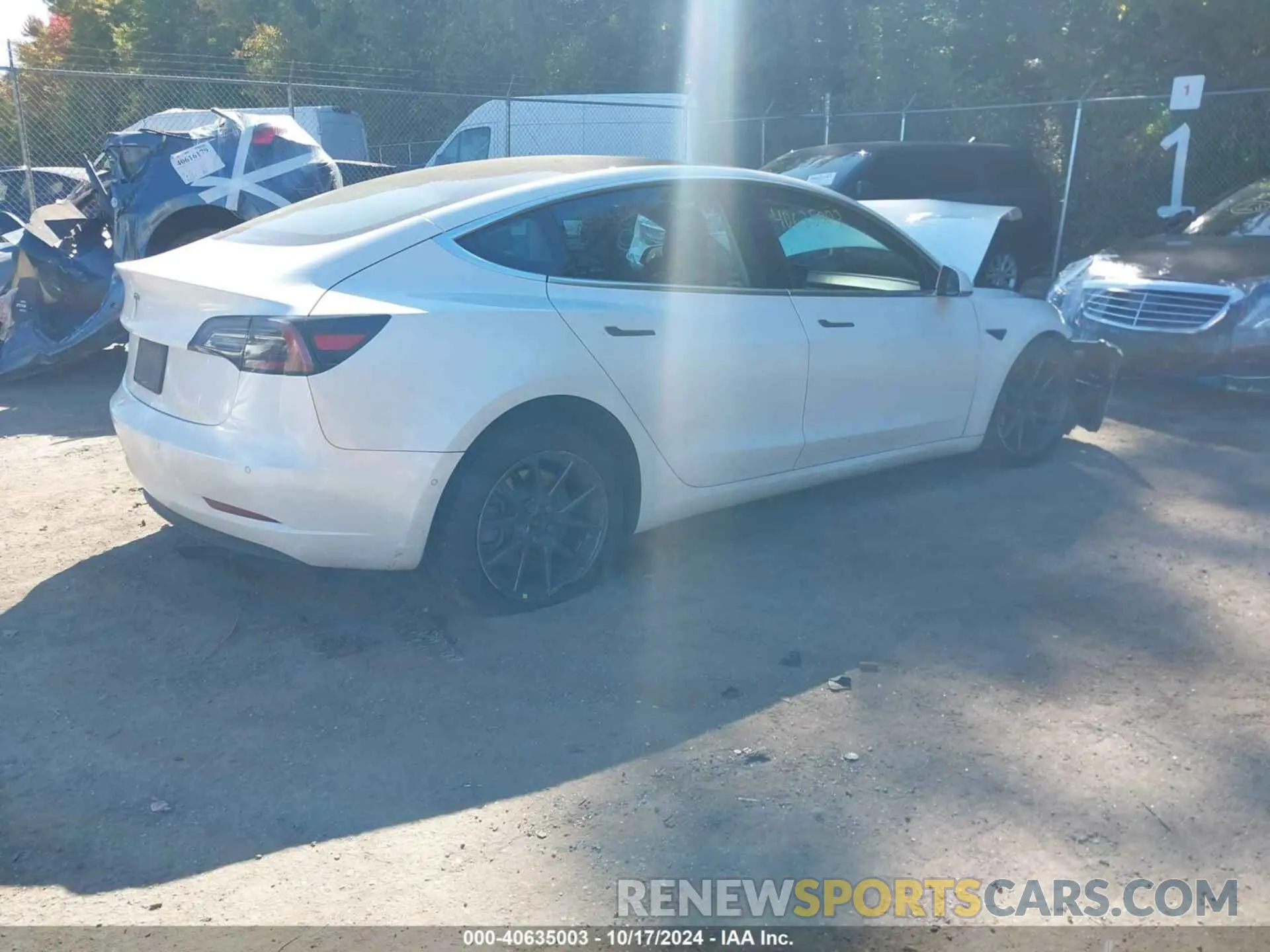 4 Photograph of a damaged car 5YJ3E1EA9KF483479 TESLA MODEL 3 2019