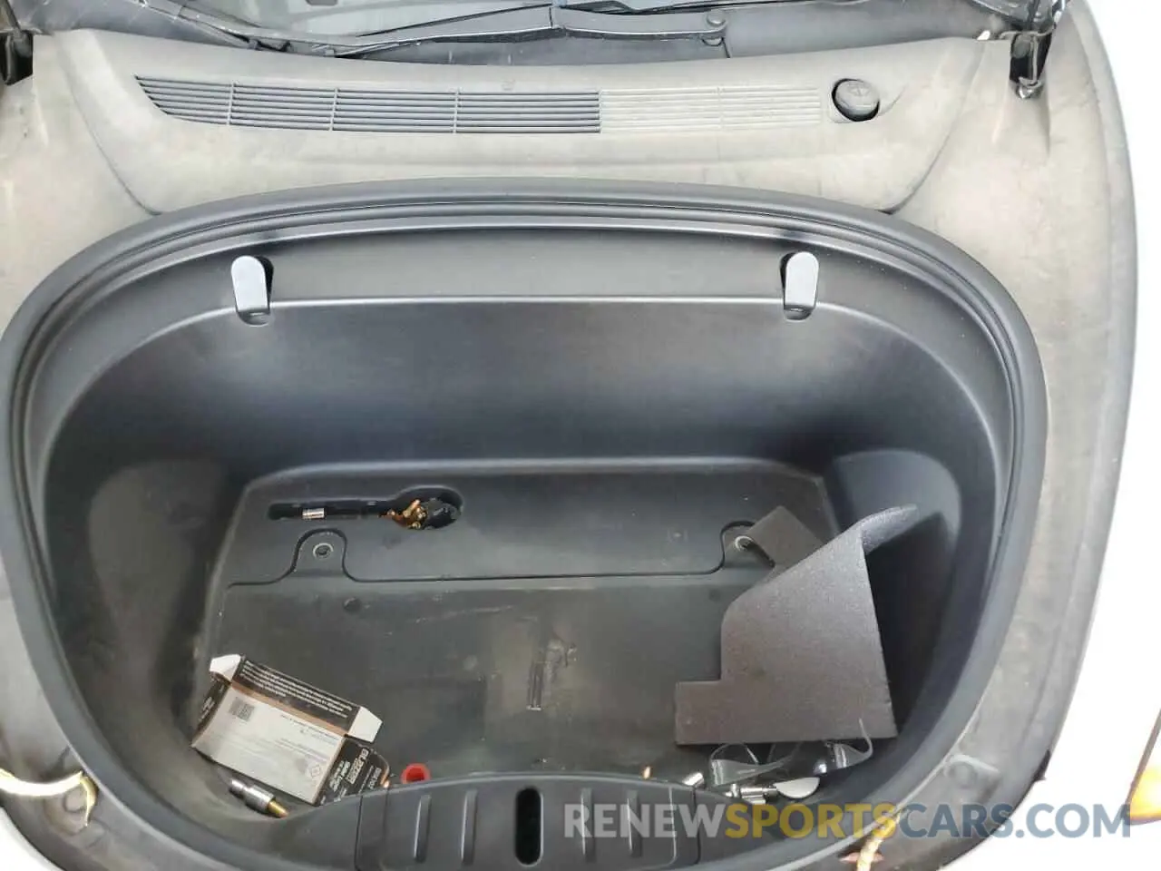 11 Photograph of a damaged car 5YJ3E1EA9KF485104 TESLA MODEL 3 2019