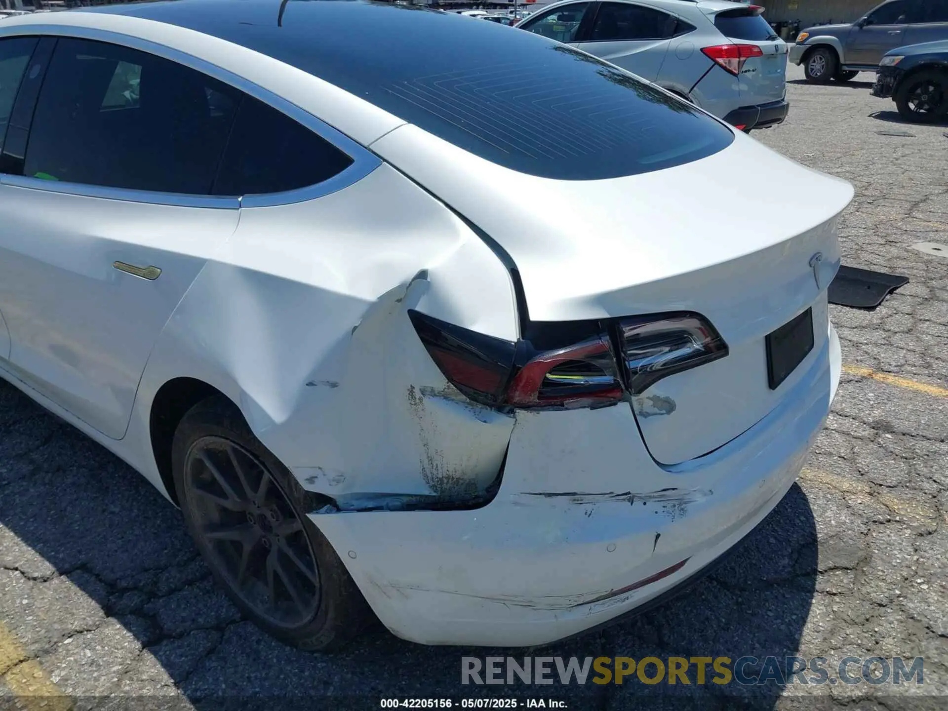 19 Photograph of a damaged car 5YJ3E1EA9KF485278 TESLA MODEL 3 2019