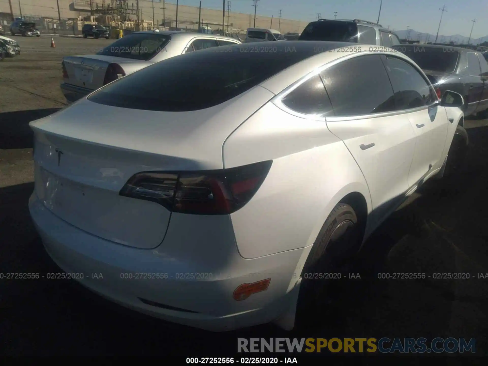 4 Photograph of a damaged car 5YJ3E1EA9KF485975 TESLA MODEL 3 2019