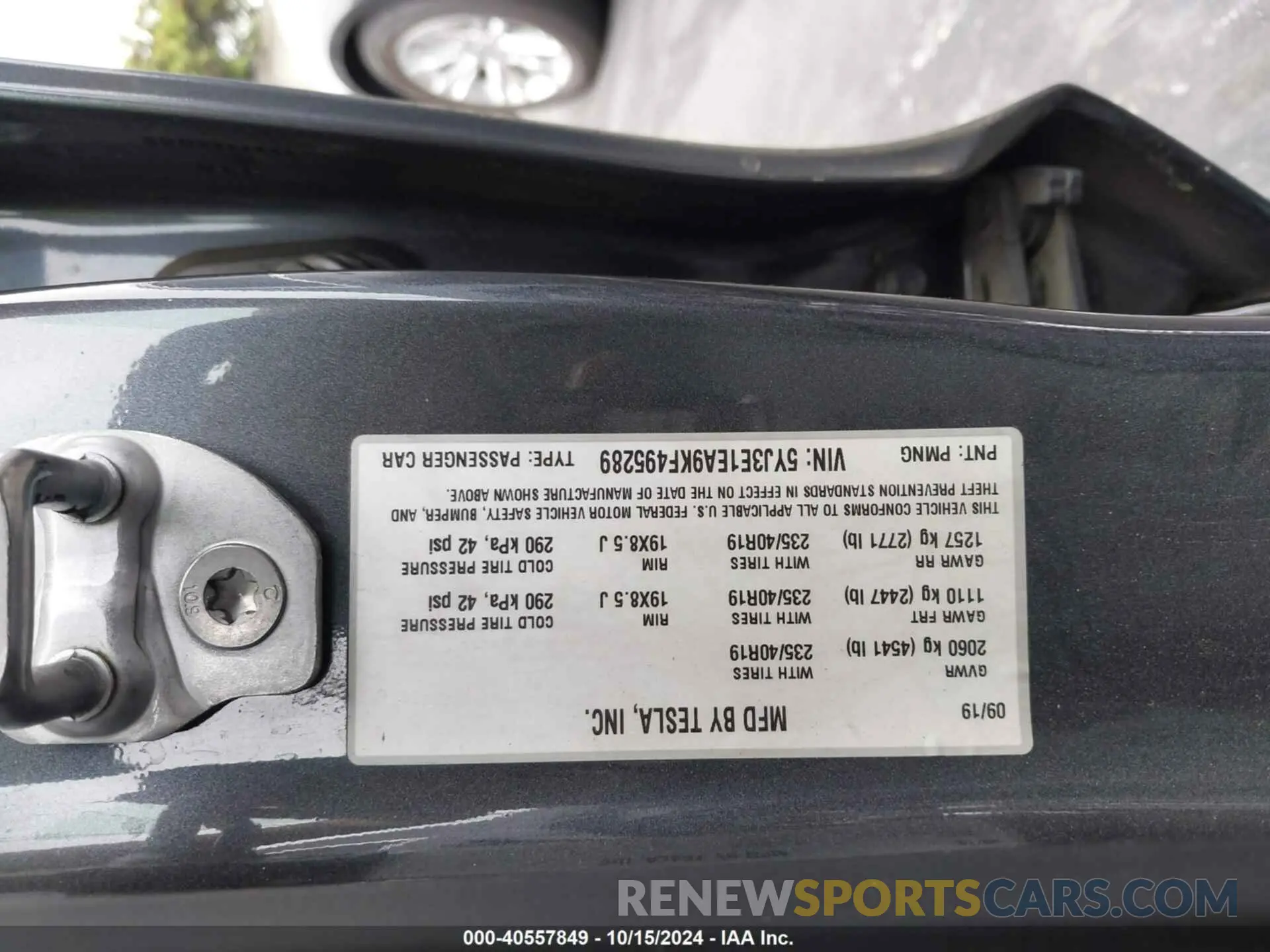 9 Photograph of a damaged car 5YJ3E1EA9KF495289 TESLA MODEL 3 2019