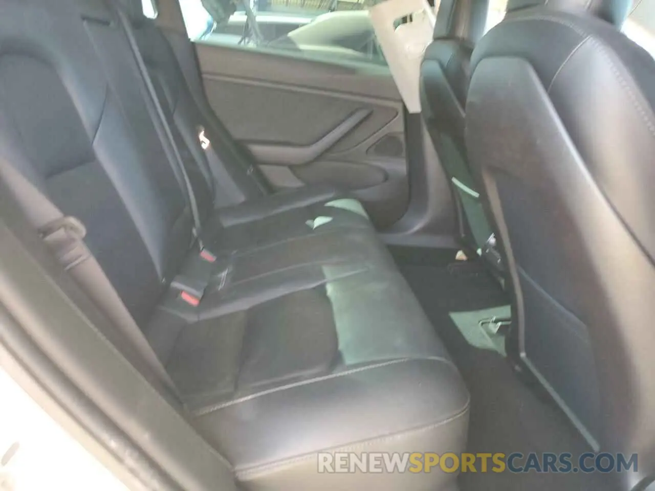 10 Photograph of a damaged car 5YJ3E1EA9KF529893 TESLA MODEL 3 2019
