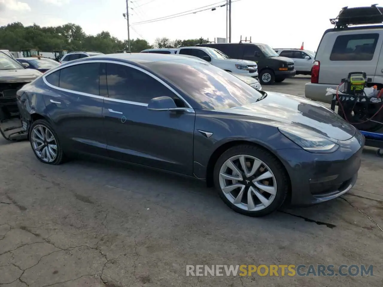4 Photograph of a damaged car 5YJ3E1EAXKF190948 TESLA MODEL 3 2019