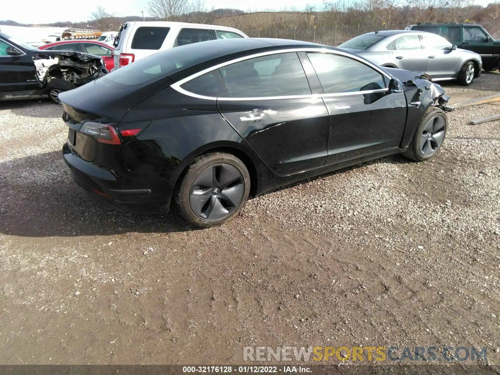 4 Photograph of a damaged car 5YJ3E1EAXKF192909 TESLA MODEL 3 2019