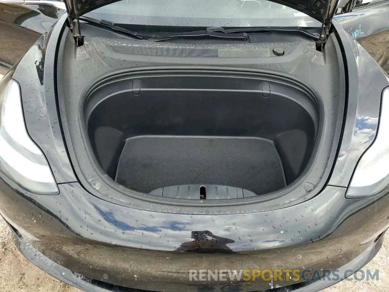 11 Photograph of a damaged car 5YJ3E1EAXKF304611 TESLA MODEL 3 2019