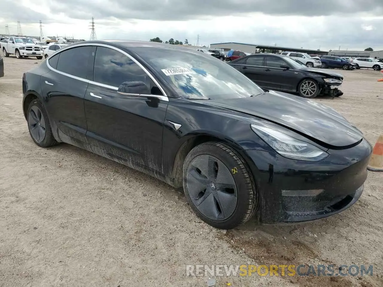 4 Photograph of a damaged car 5YJ3E1EAXKF304611 TESLA MODEL 3 2019
