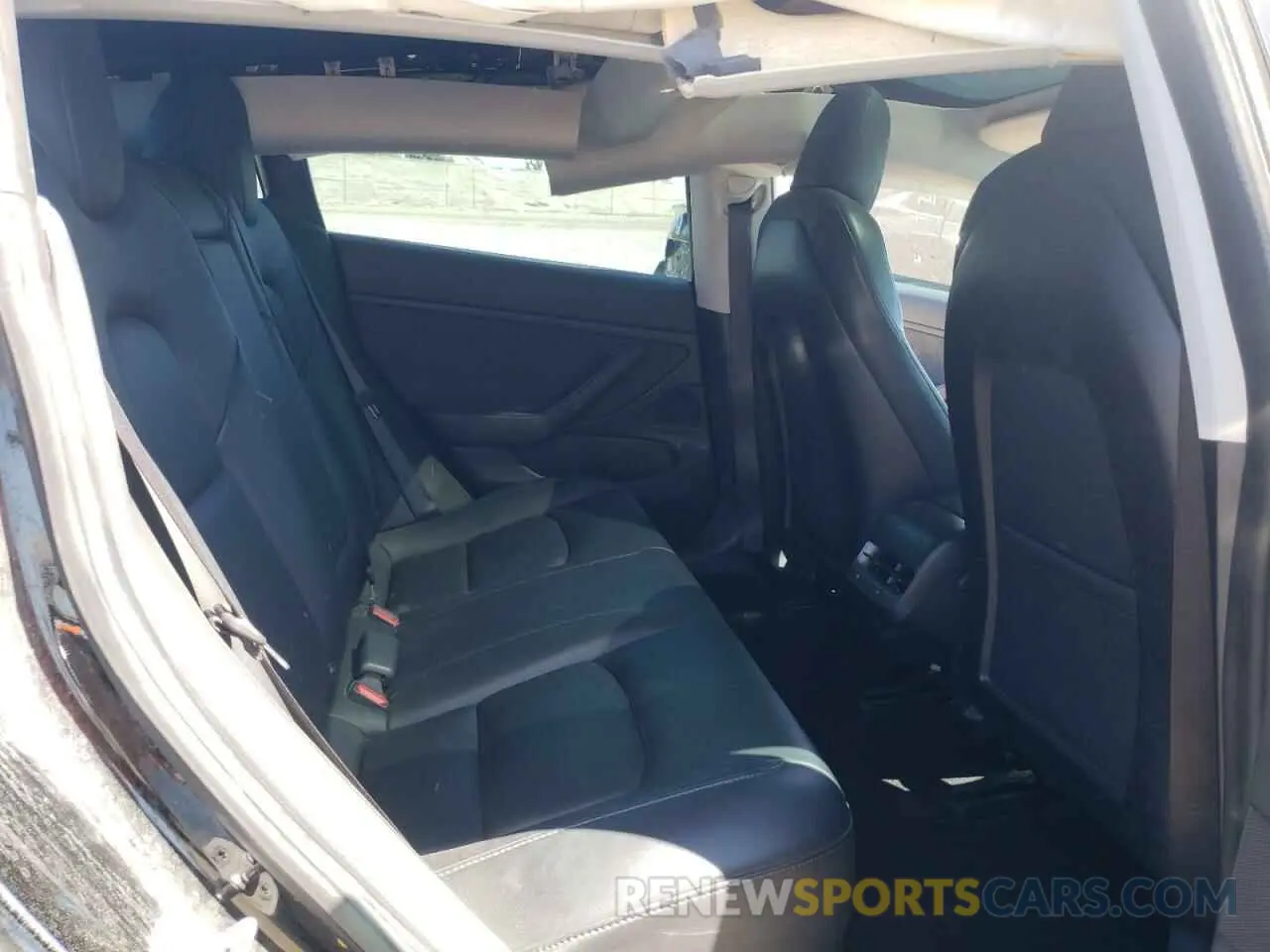 10 Photograph of a damaged car 5YJ3E1EAXKF304916 TESLA MODEL 3 2019