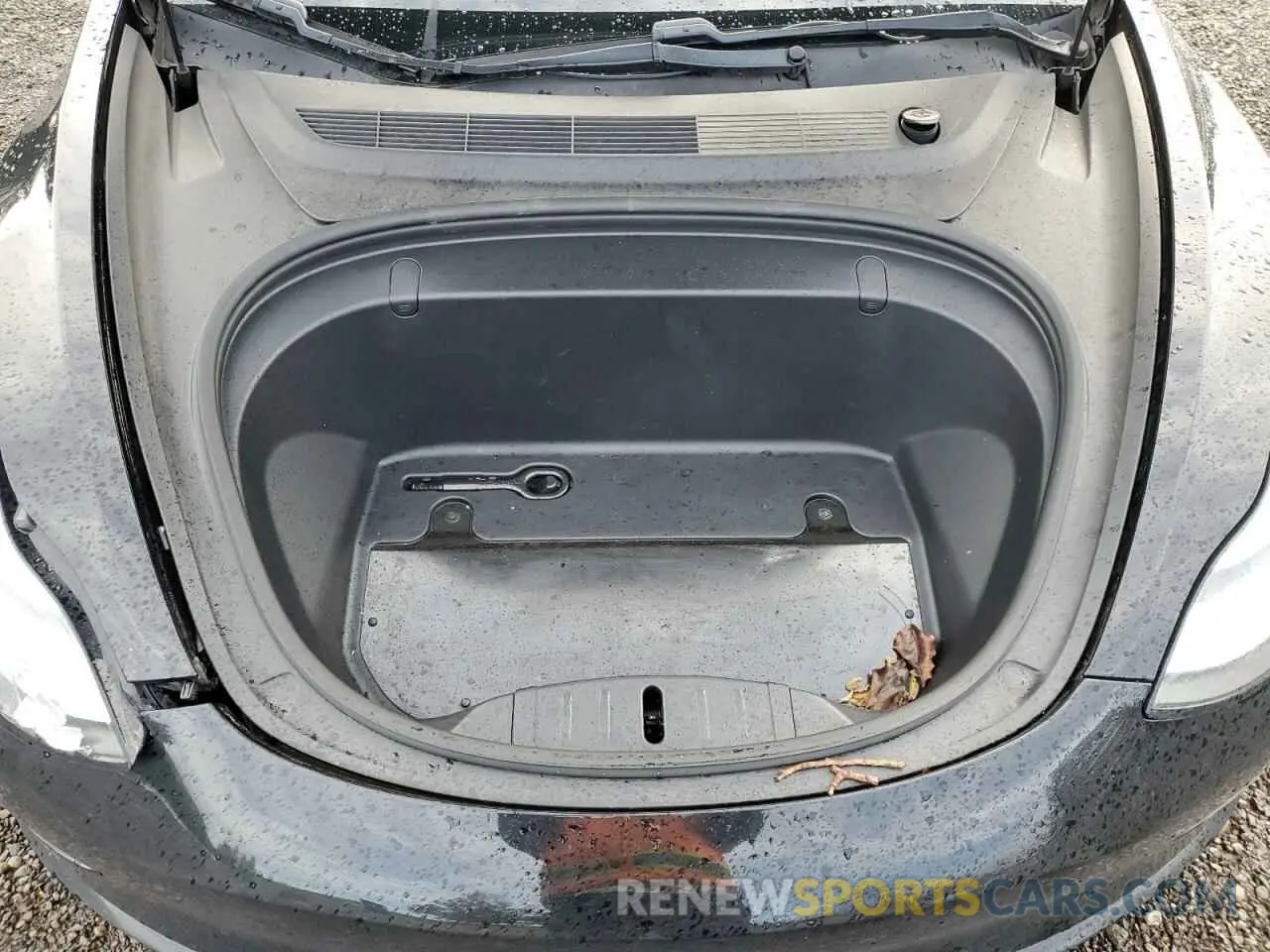 11 Photograph of a damaged car 5YJ3E1EAXKF305080 TESLA MODEL 3 2019