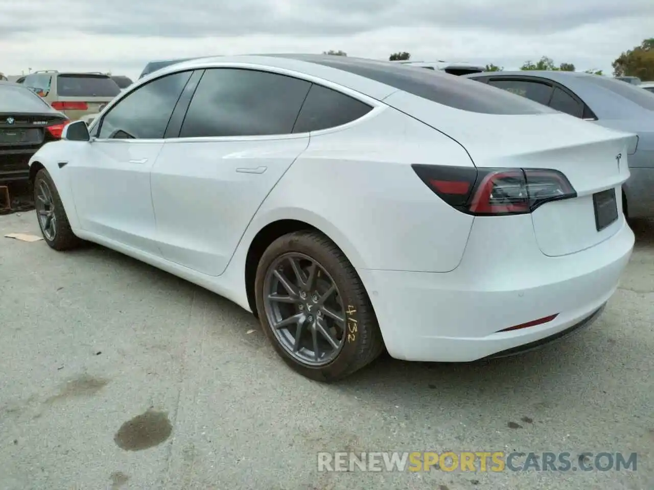 3 Photograph of a damaged car 5YJ3E1EAXKF309923 TESLA MODEL 3 2019