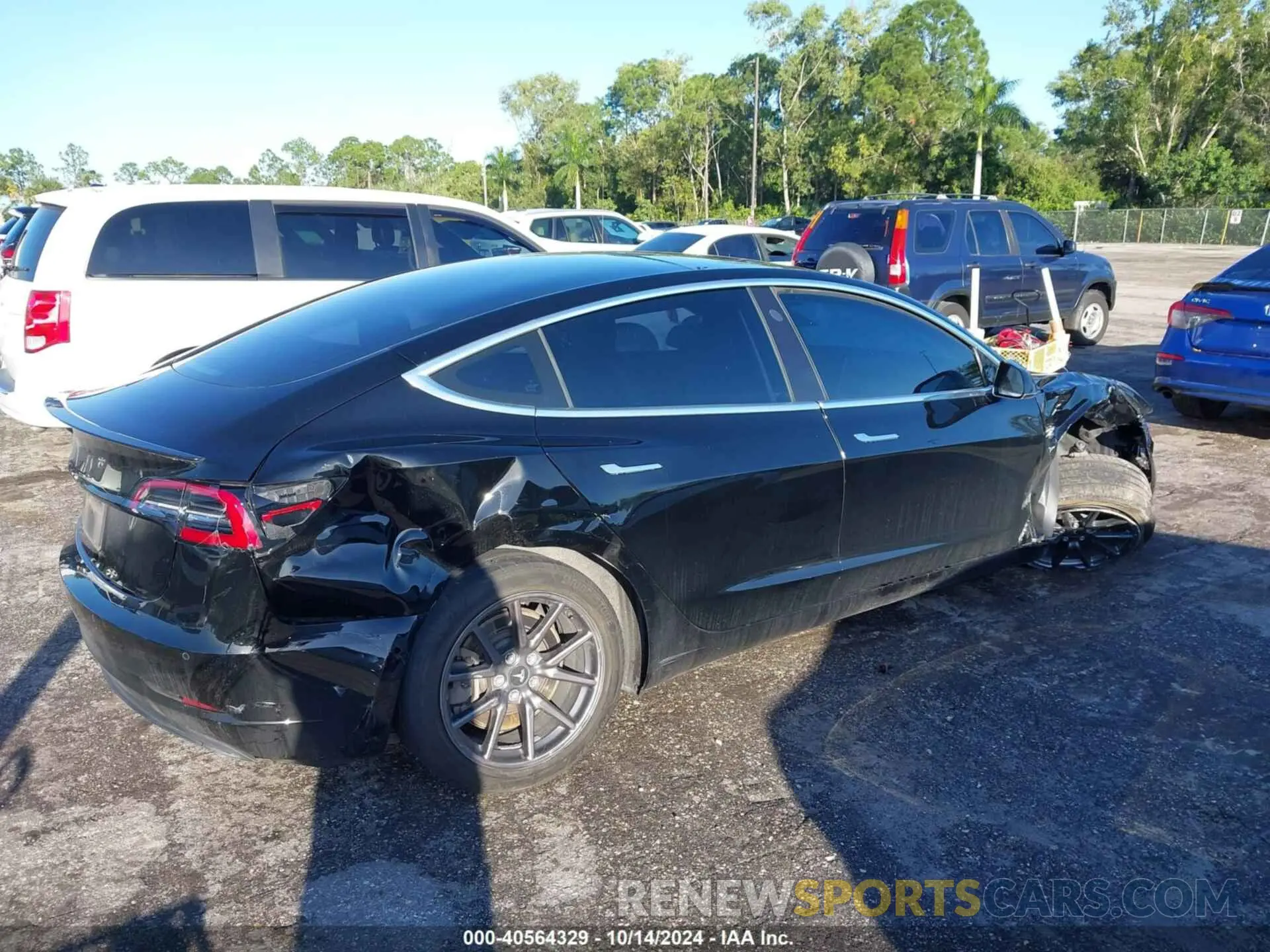 4 Photograph of a damaged car 5YJ3E1EAXKF325409 TESLA MODEL 3 2019