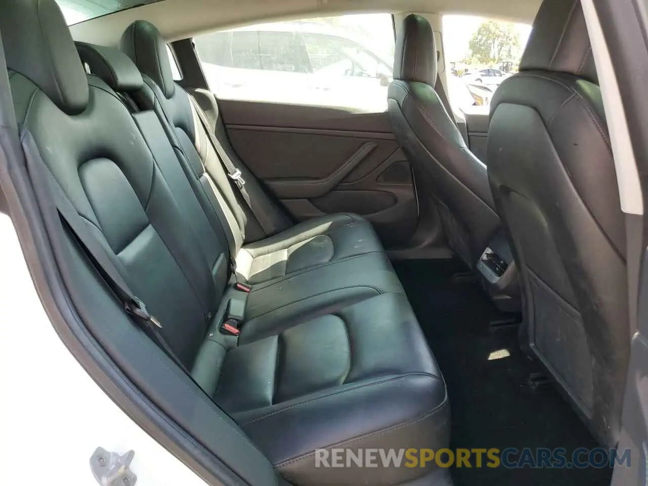 10 Photograph of a damaged car 5YJ3E1EAXKF328326 TESLA MODEL 3 2019