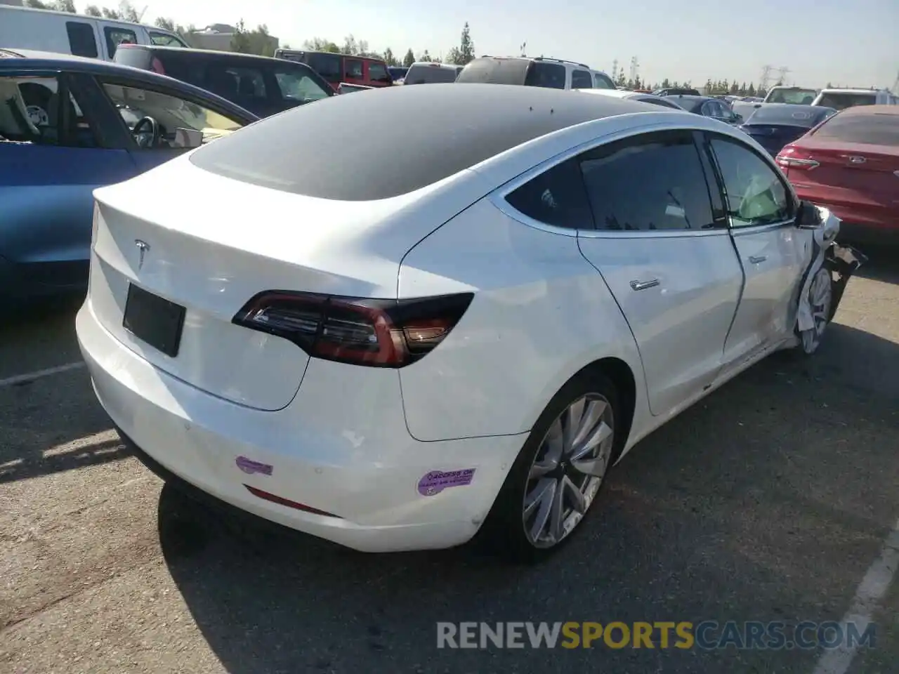 4 Photograph of a damaged car 5YJ3E1EAXKF332943 TESLA MODEL 3 2019