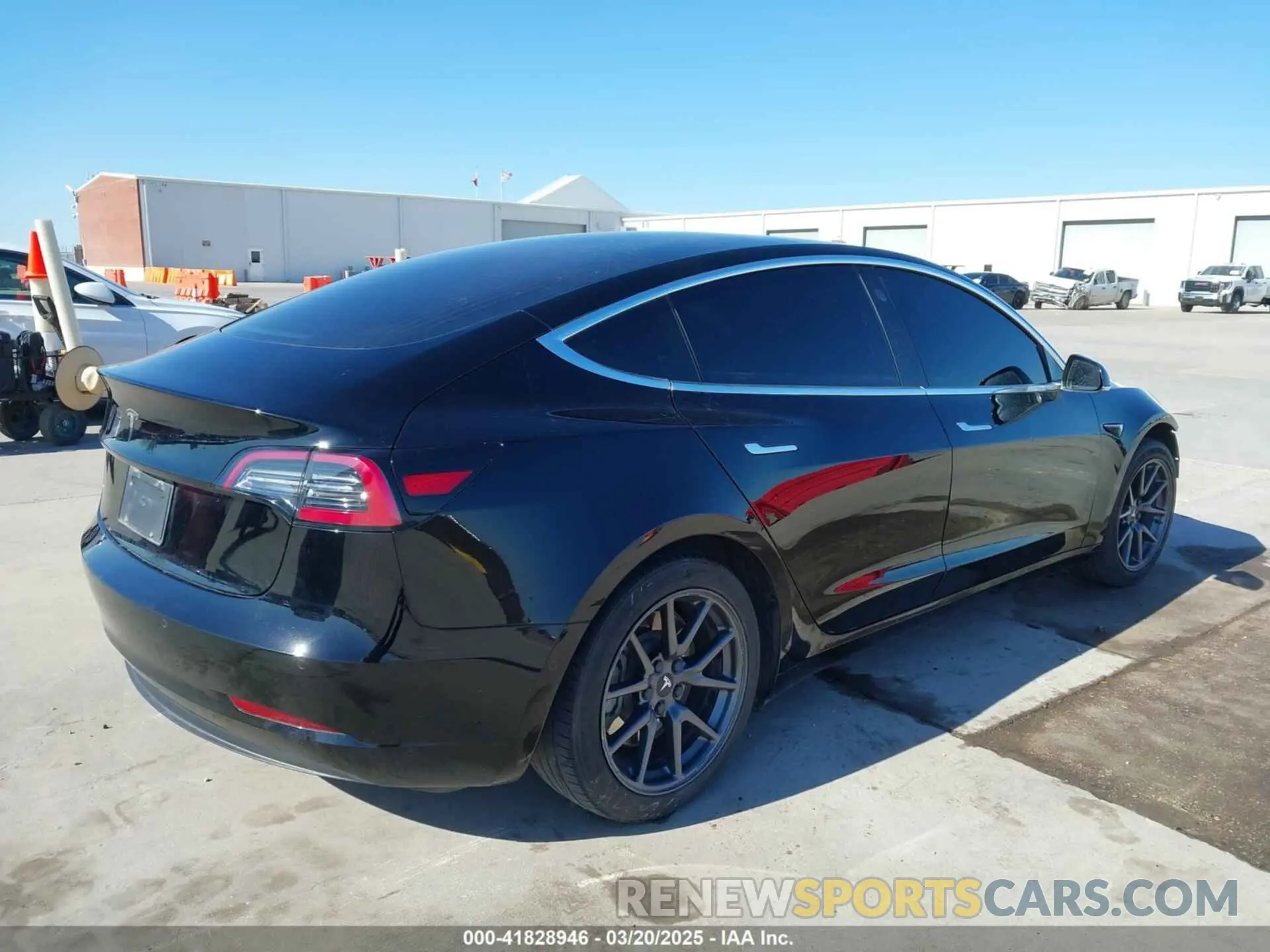 4 Photograph of a damaged car 5YJ3E1EAXKF344817 TESLA MODEL 3 2019