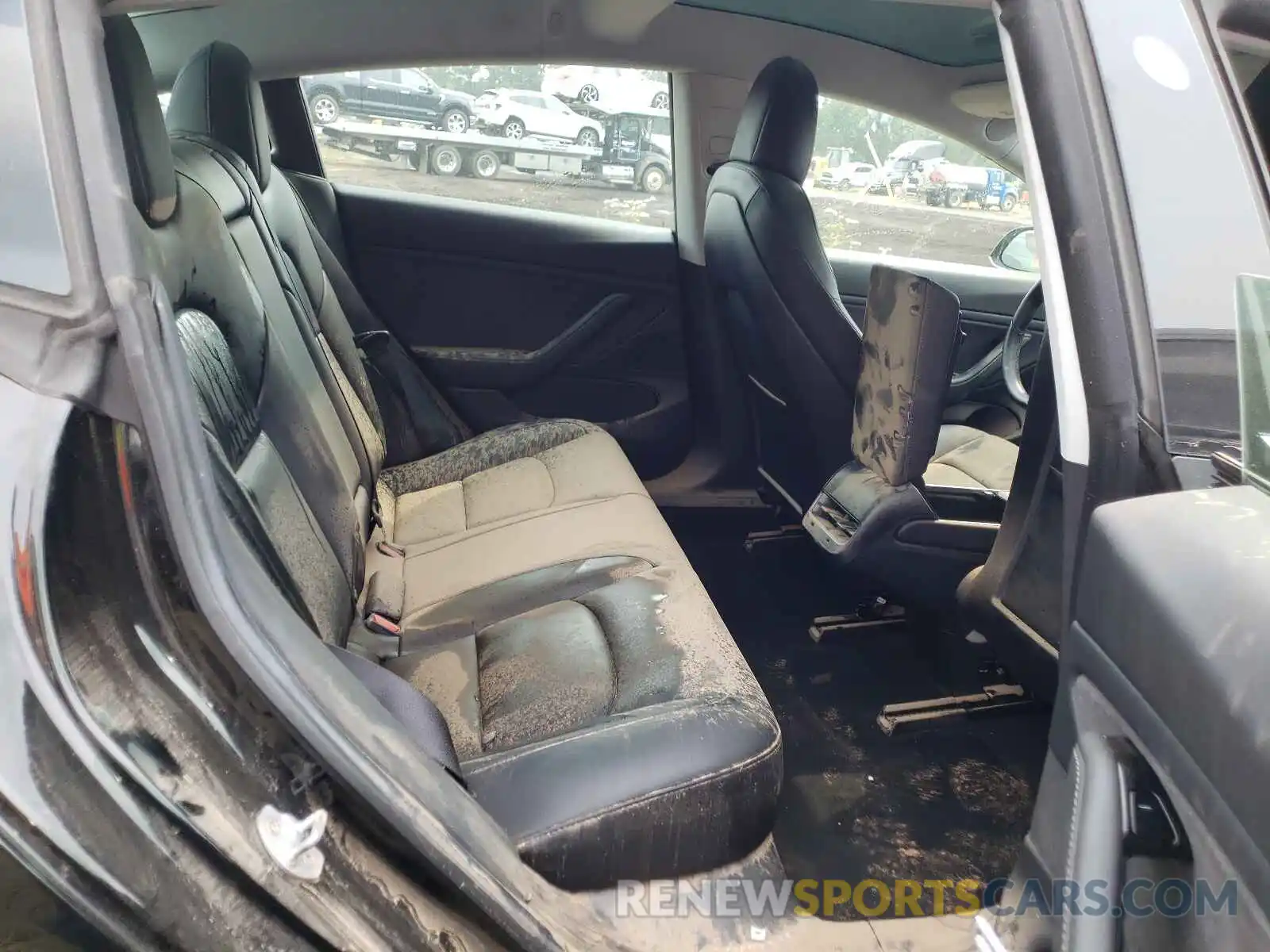 6 Photograph of a damaged car 5YJ3E1EAXKF362010 TESLA MODEL 3 2019