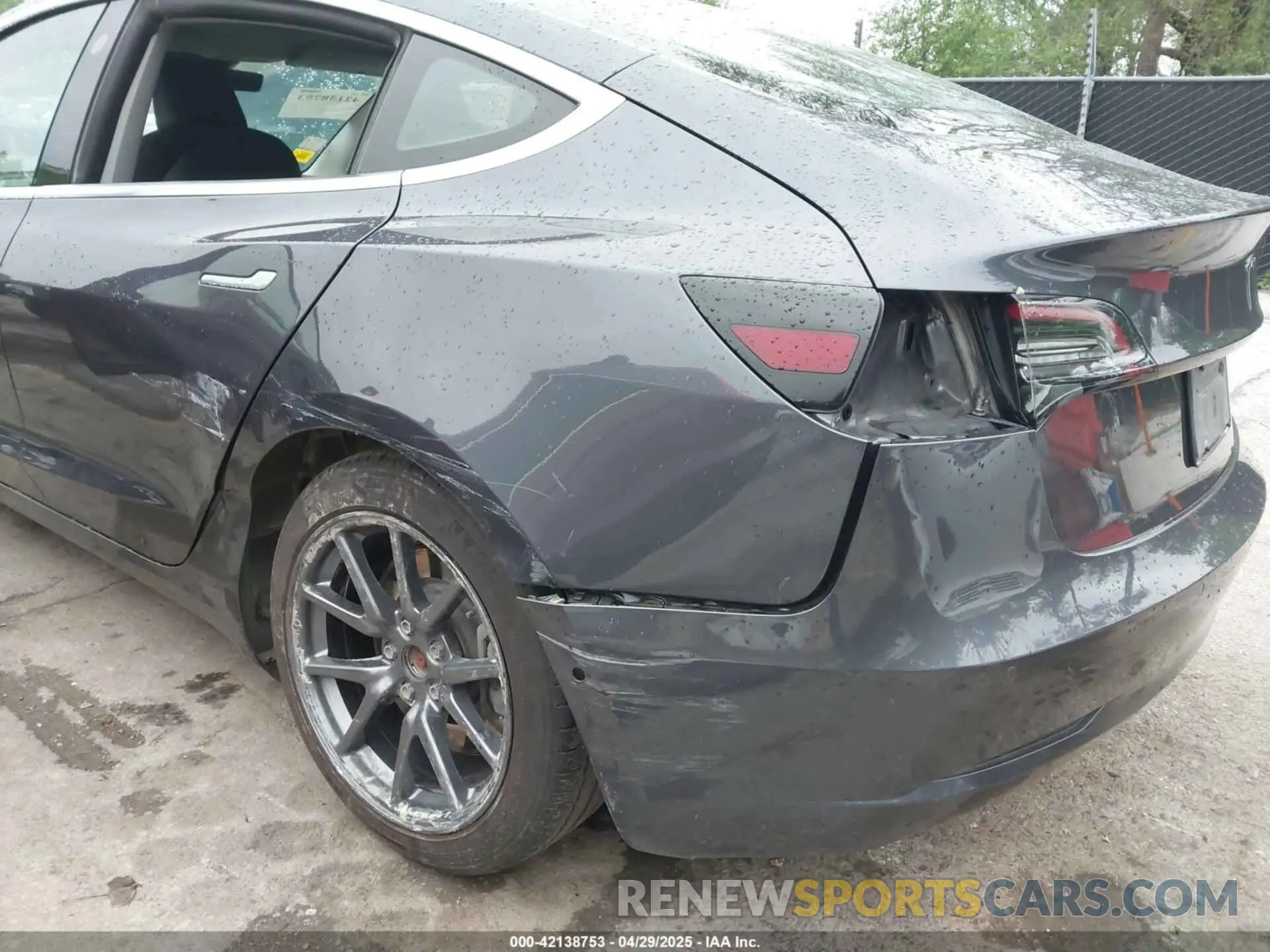 6 Photograph of a damaged car 5YJ3E1EAXKF396285 TESLA MODEL 3 2019