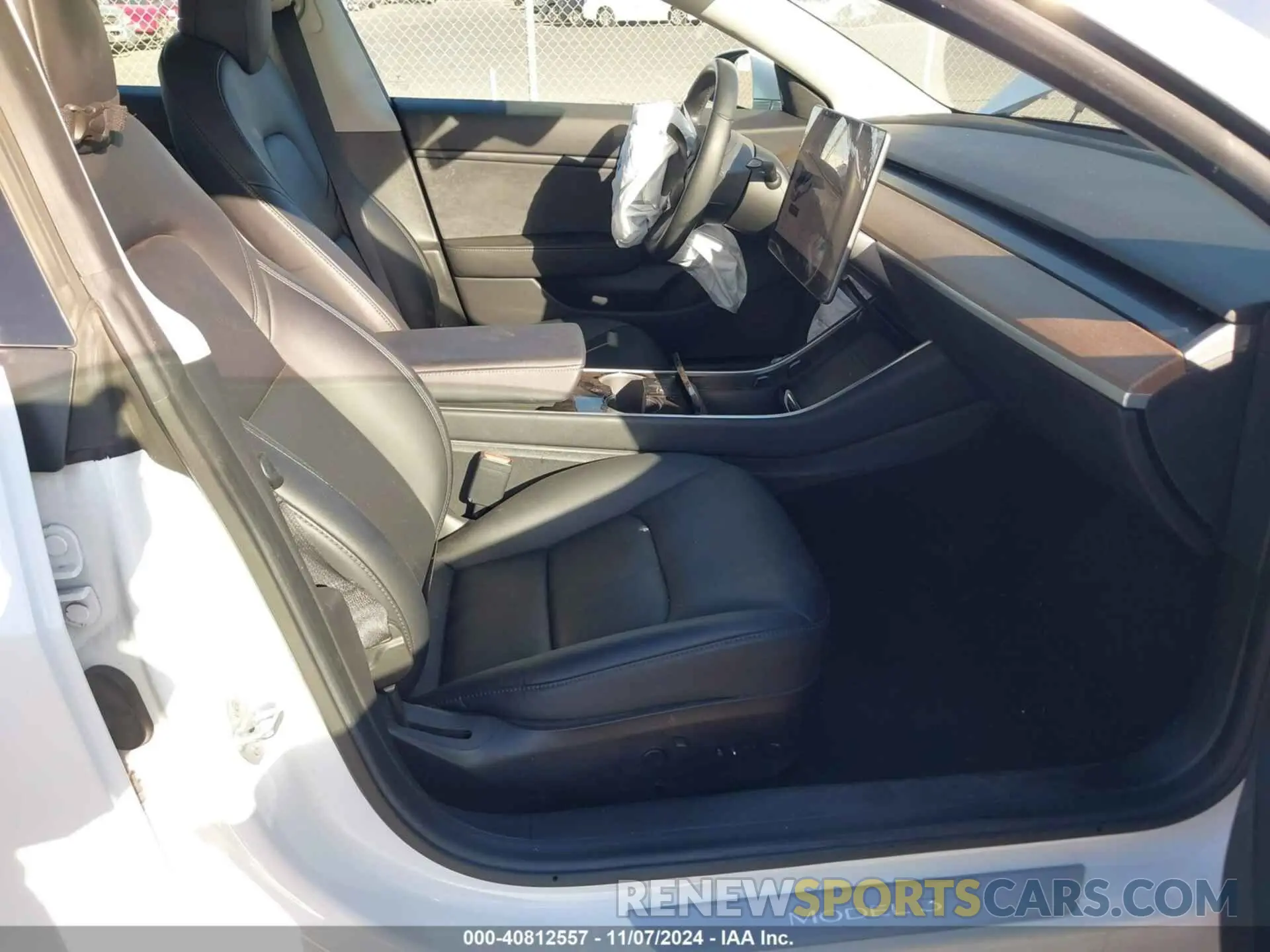5 Photograph of a damaged car 5YJ3E1EAXKF397100 TESLA MODEL 3 2019
